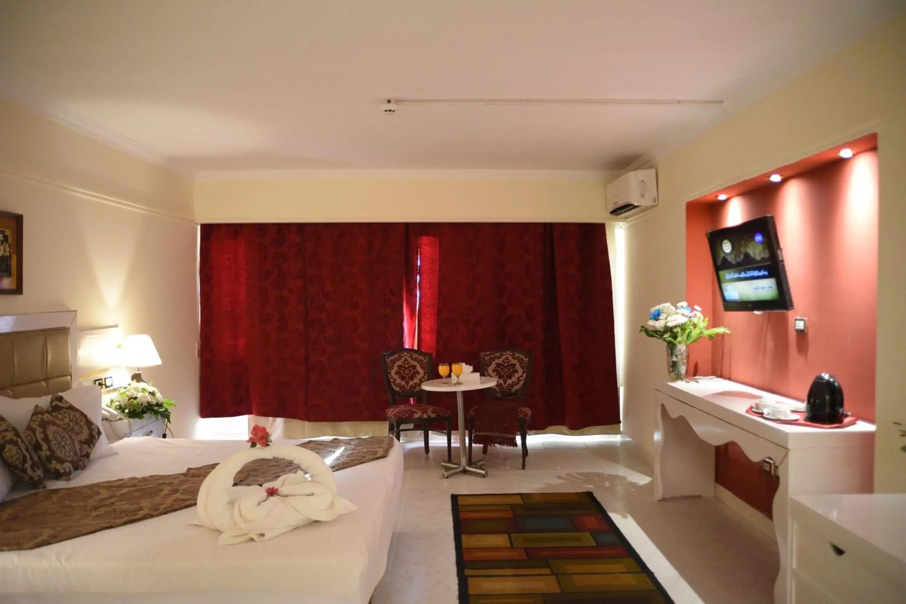 Bed in Kanzy Hotel Cairo