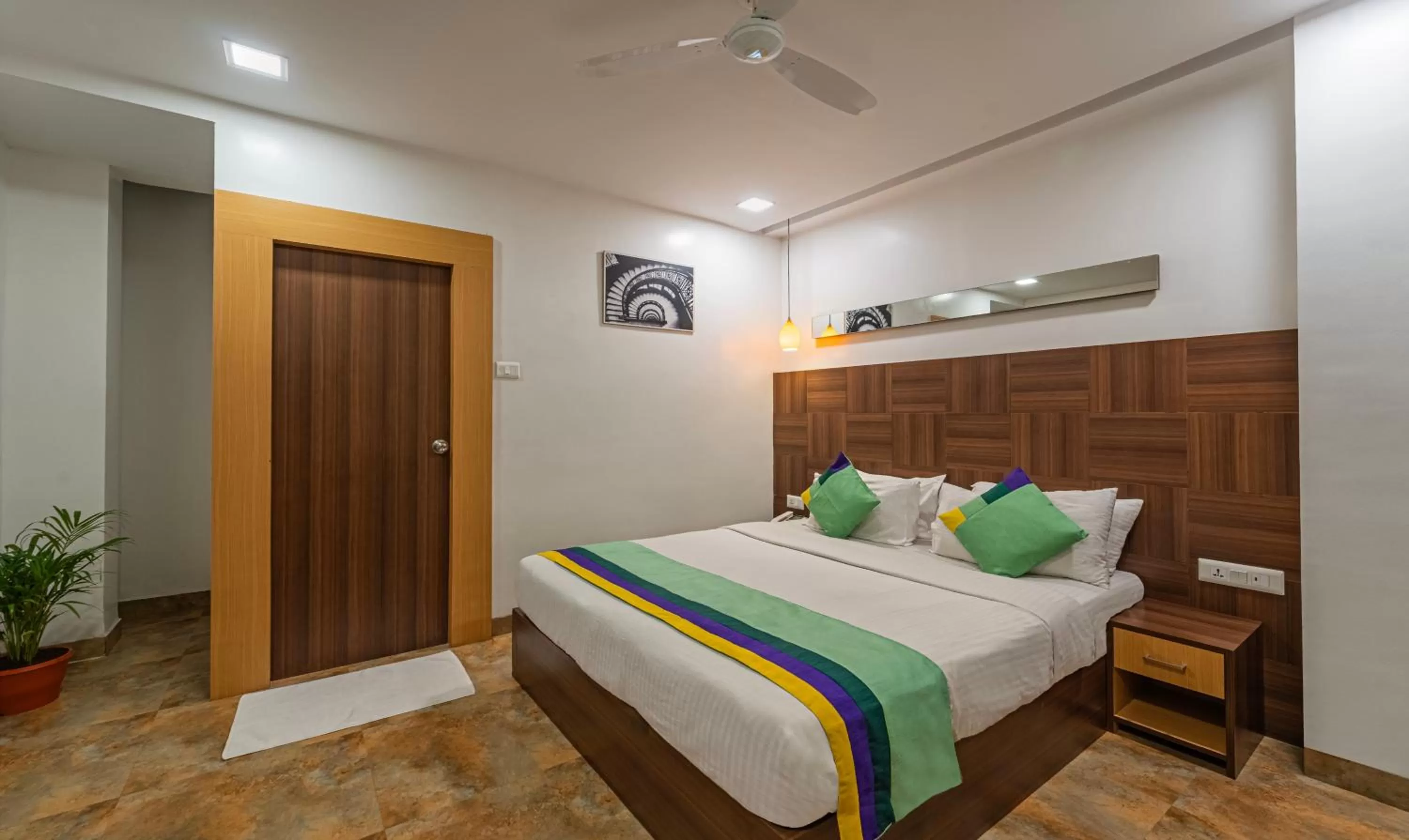 Bedroom, Bed in Treebo Golden Swan Tambaram