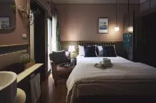 Bed in Josh Hotel