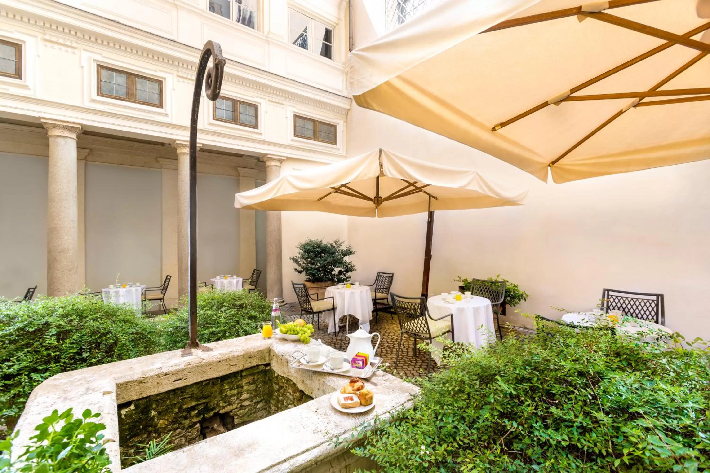 Patio in Eitch Borromini Palazzo Pamphilj