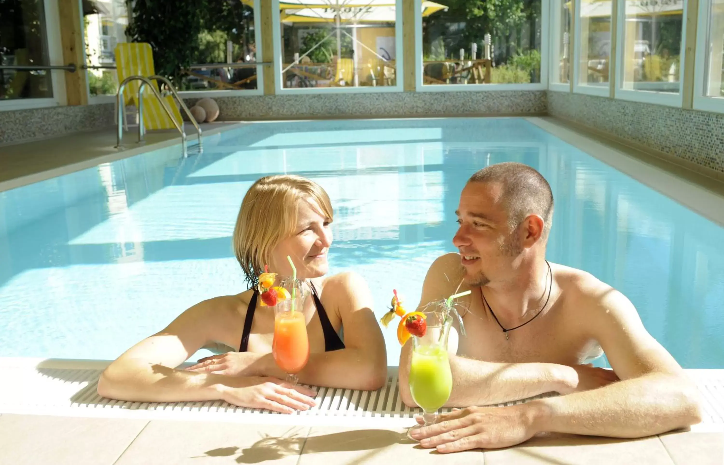 Day, Swimming Pool in Hotel Godewind