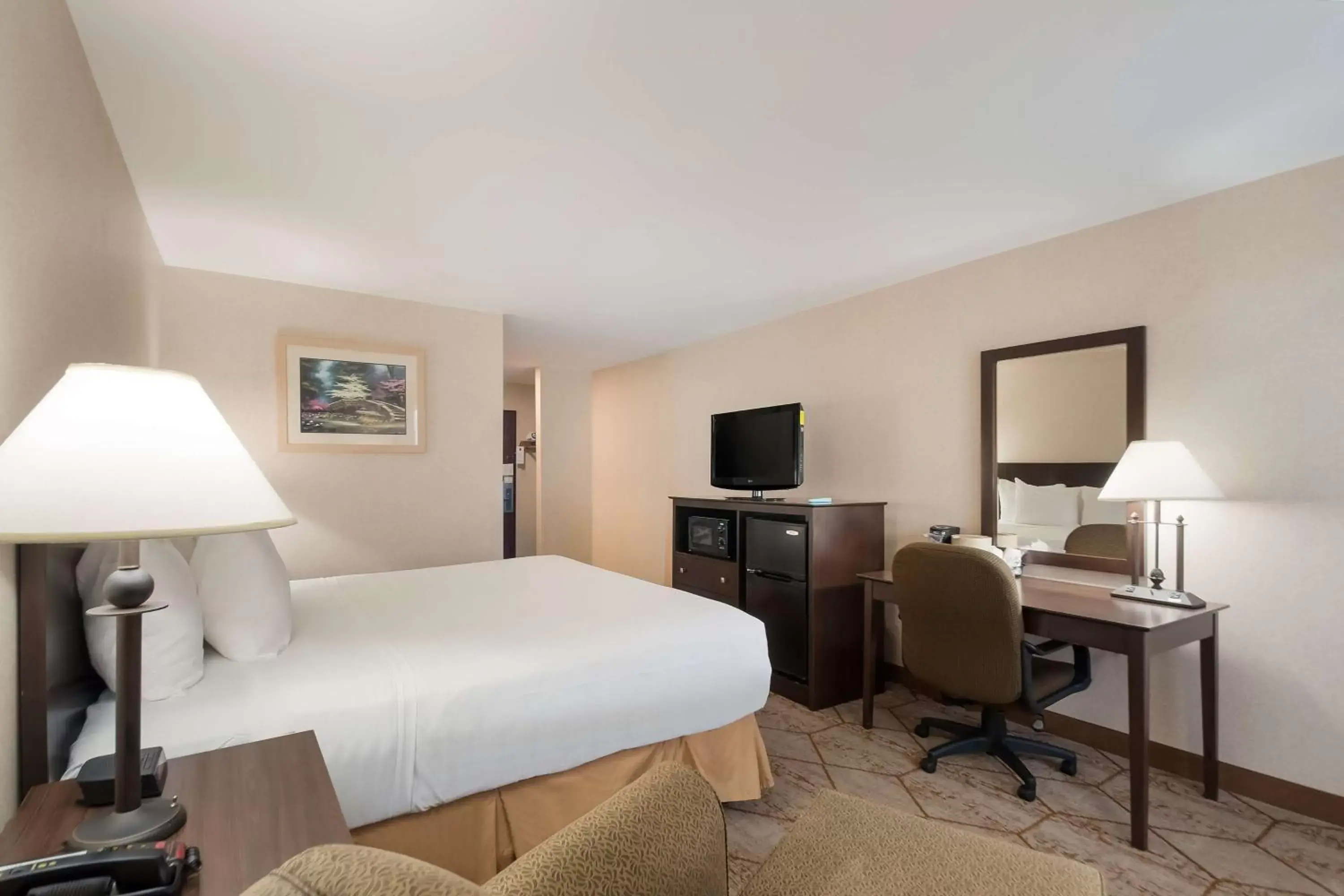 Bedroom in Best Western Manassas