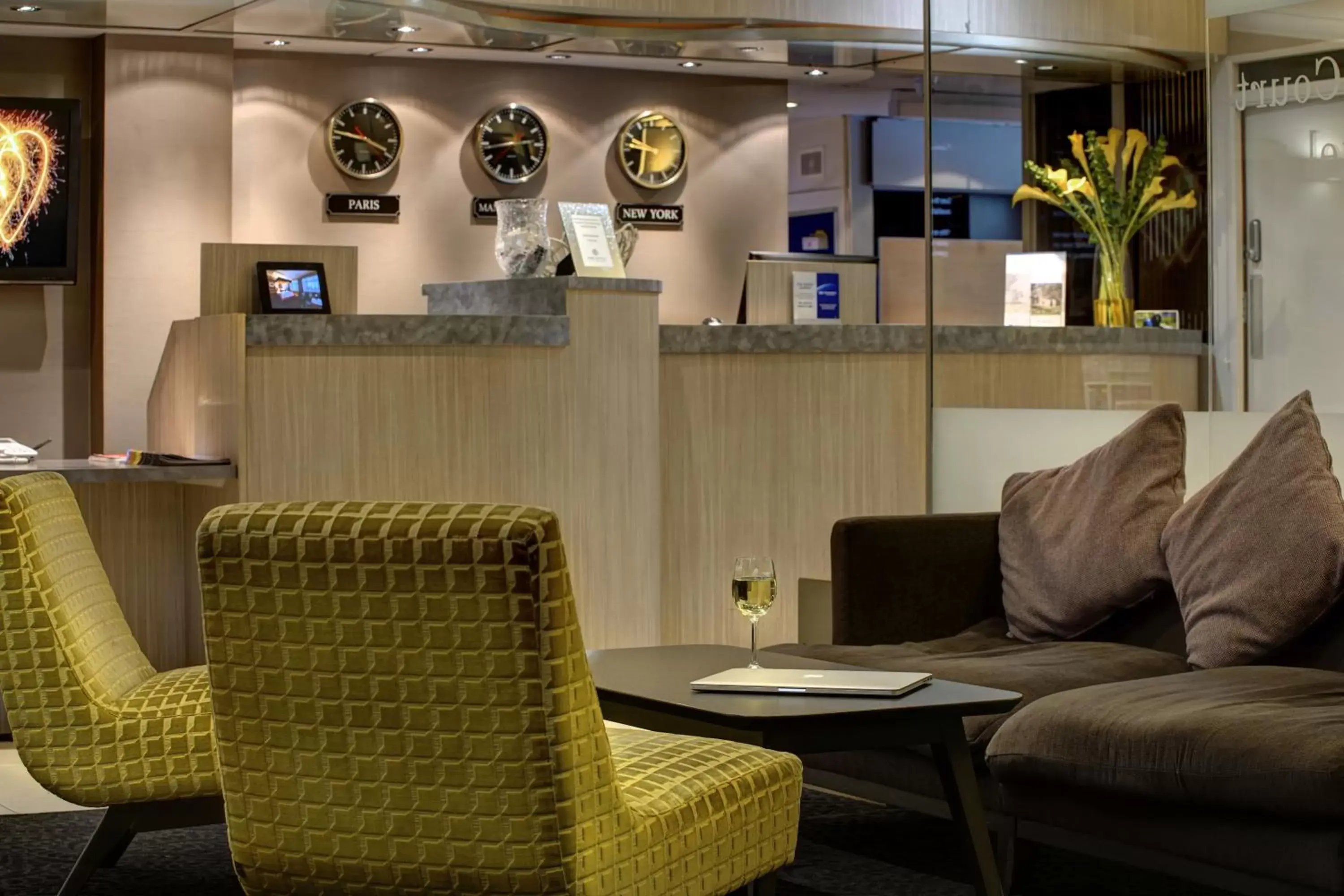 Lobby or reception, Seating Area in Best Western Manchester Altrincham Cresta Court Hotel