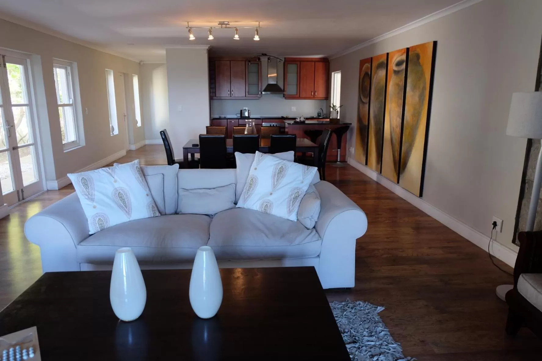 TV and multimedia in 11 WESTCLIFF RENTALS