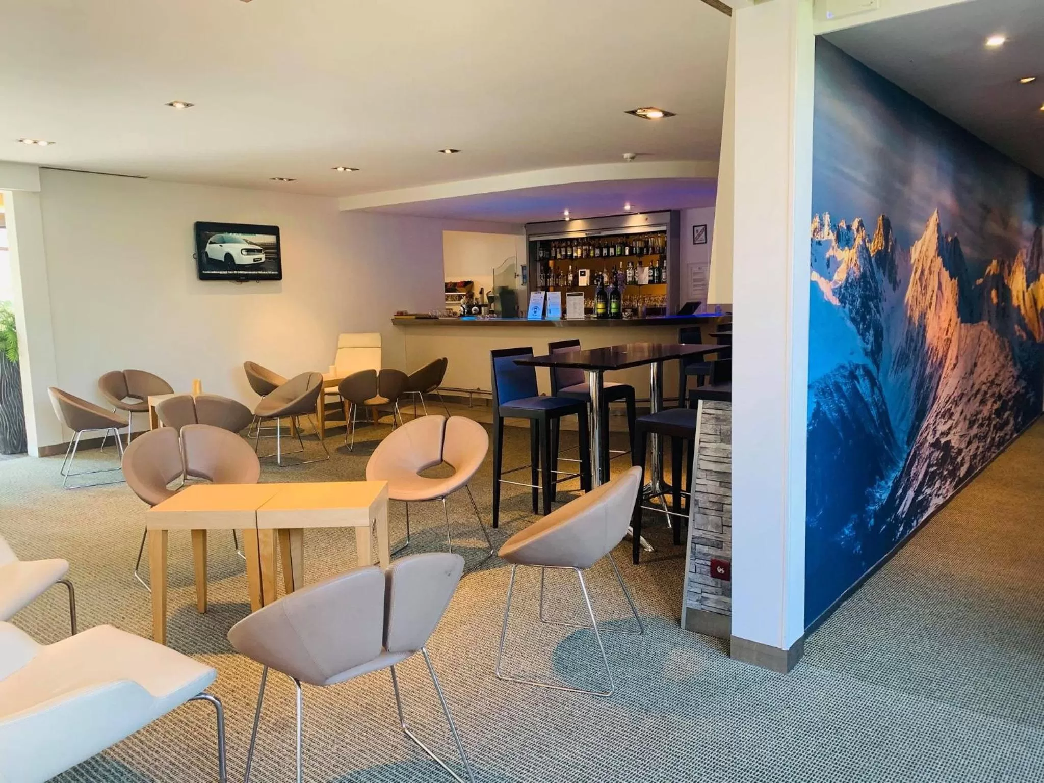 Lounge or bar in Novotel Grenoble Nord Voreppe