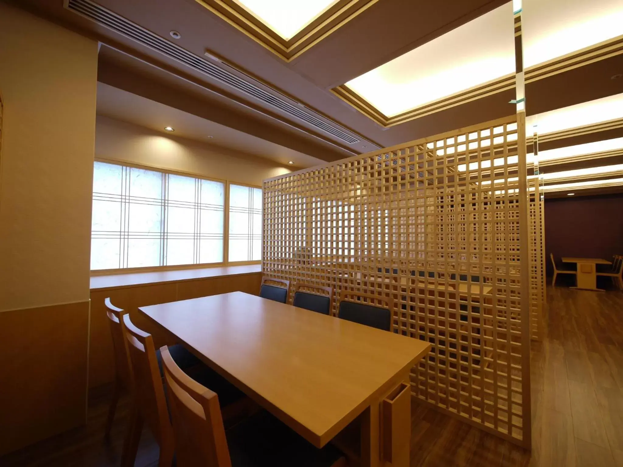 Lounge or bar, Restaurant/Places to Eat in Himeji Castle Grandvrio Hotel