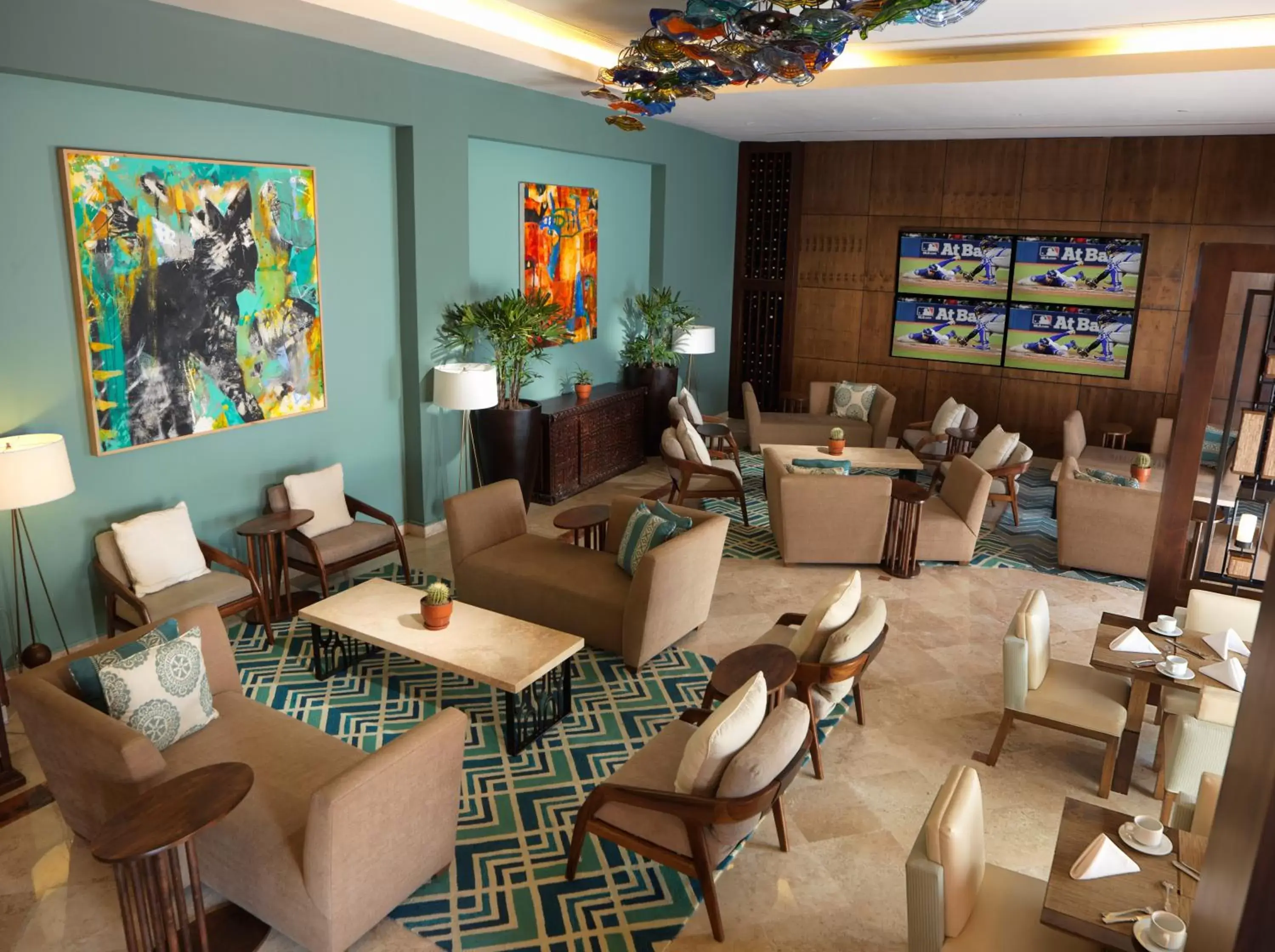 Communal lounge/ TV room, Restaurant/Places to Eat in Playa Grande Resort