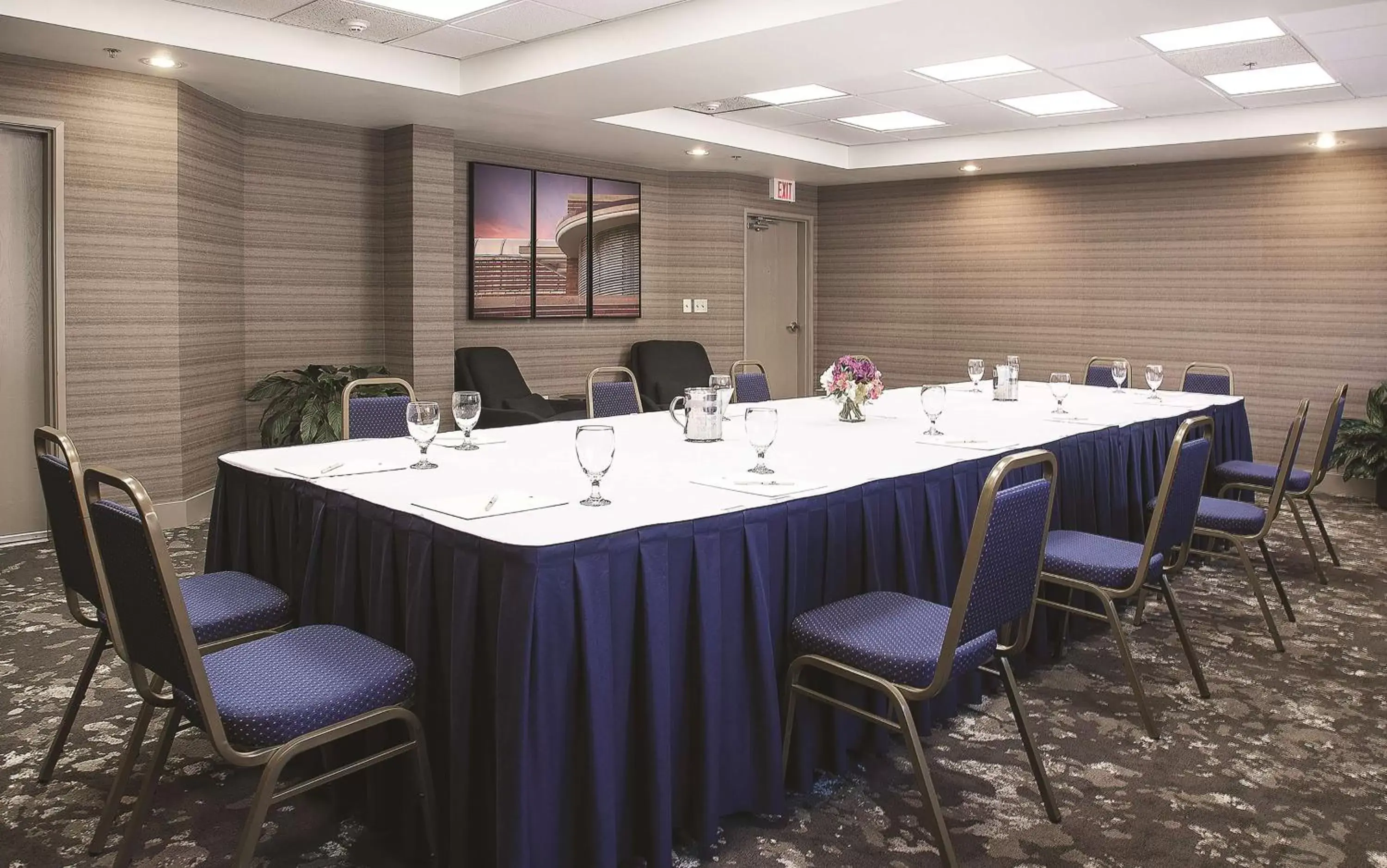 Meeting/conference room in DoubleTree by Hilton Racine Harbourwalk