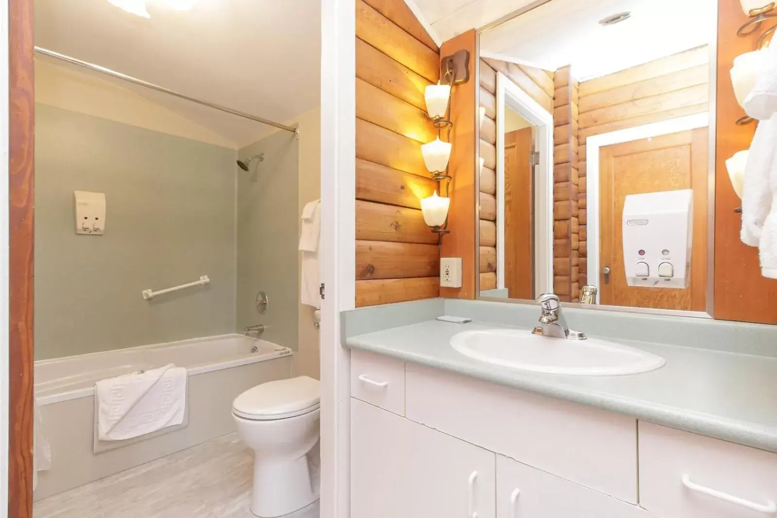 Bathroom in The Cedarwood Inn & Suites