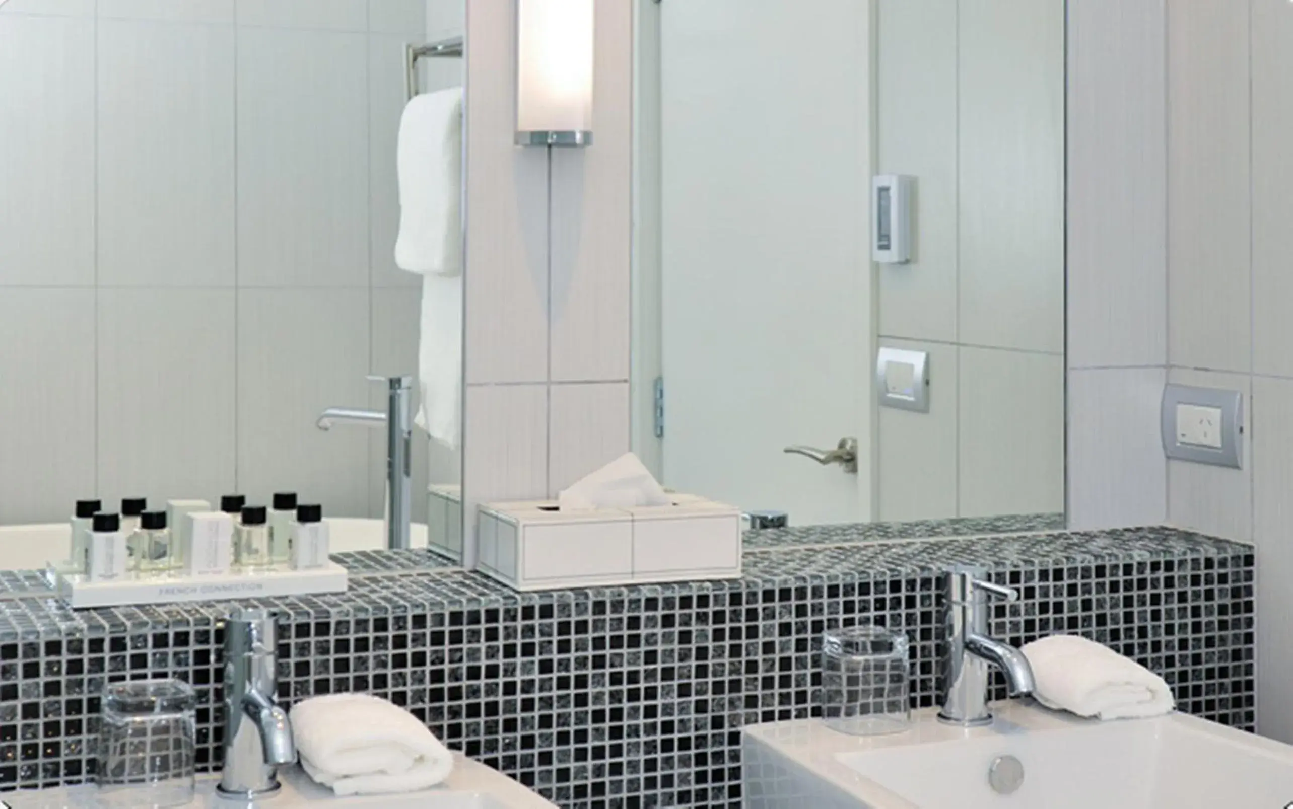 Bathroom in Black Swan Lakeside Lodge Boutique Hotel