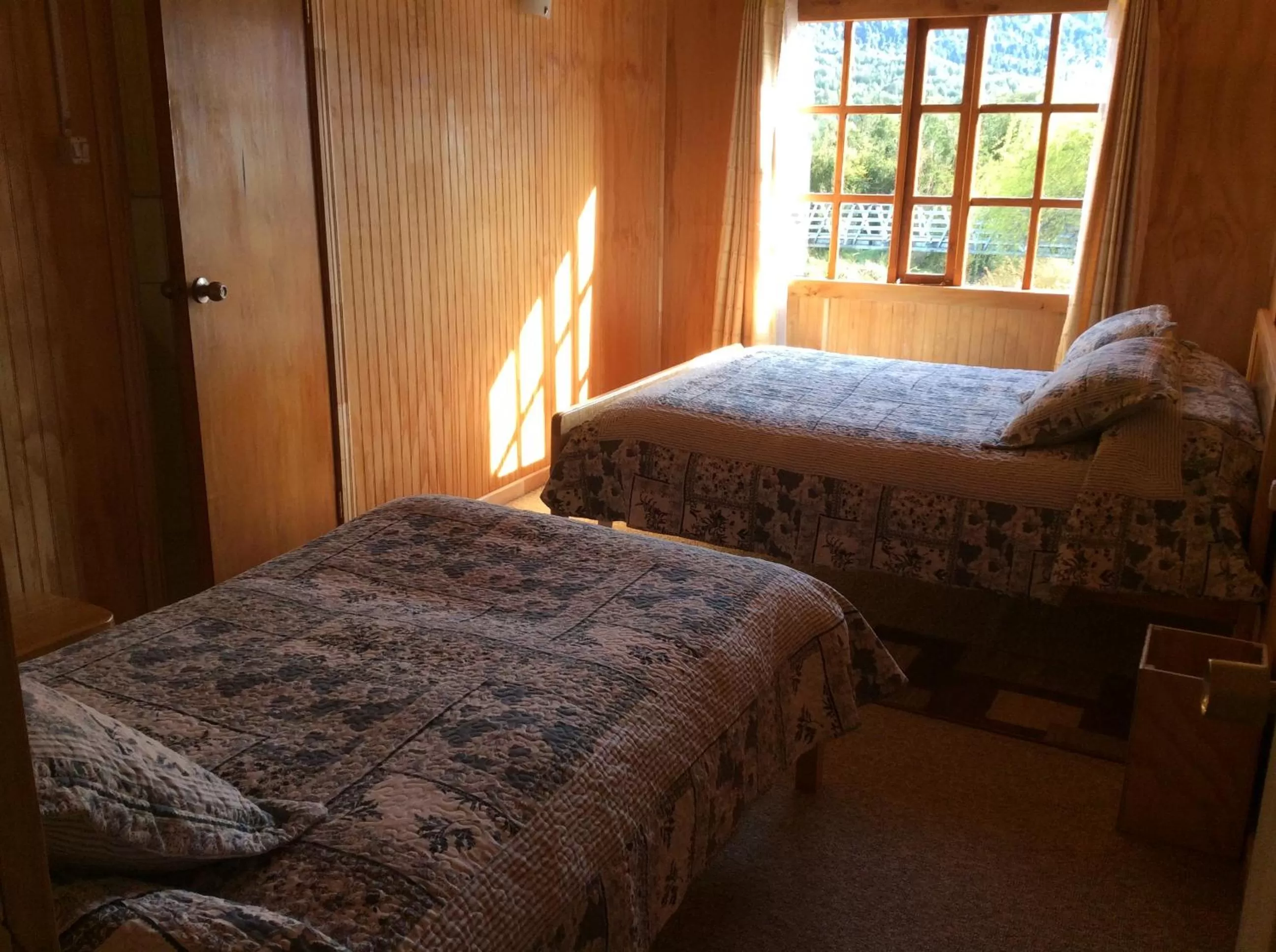 Photo of the whole room, Bed in Los Mañíos Del Queulat Puyuhuapi