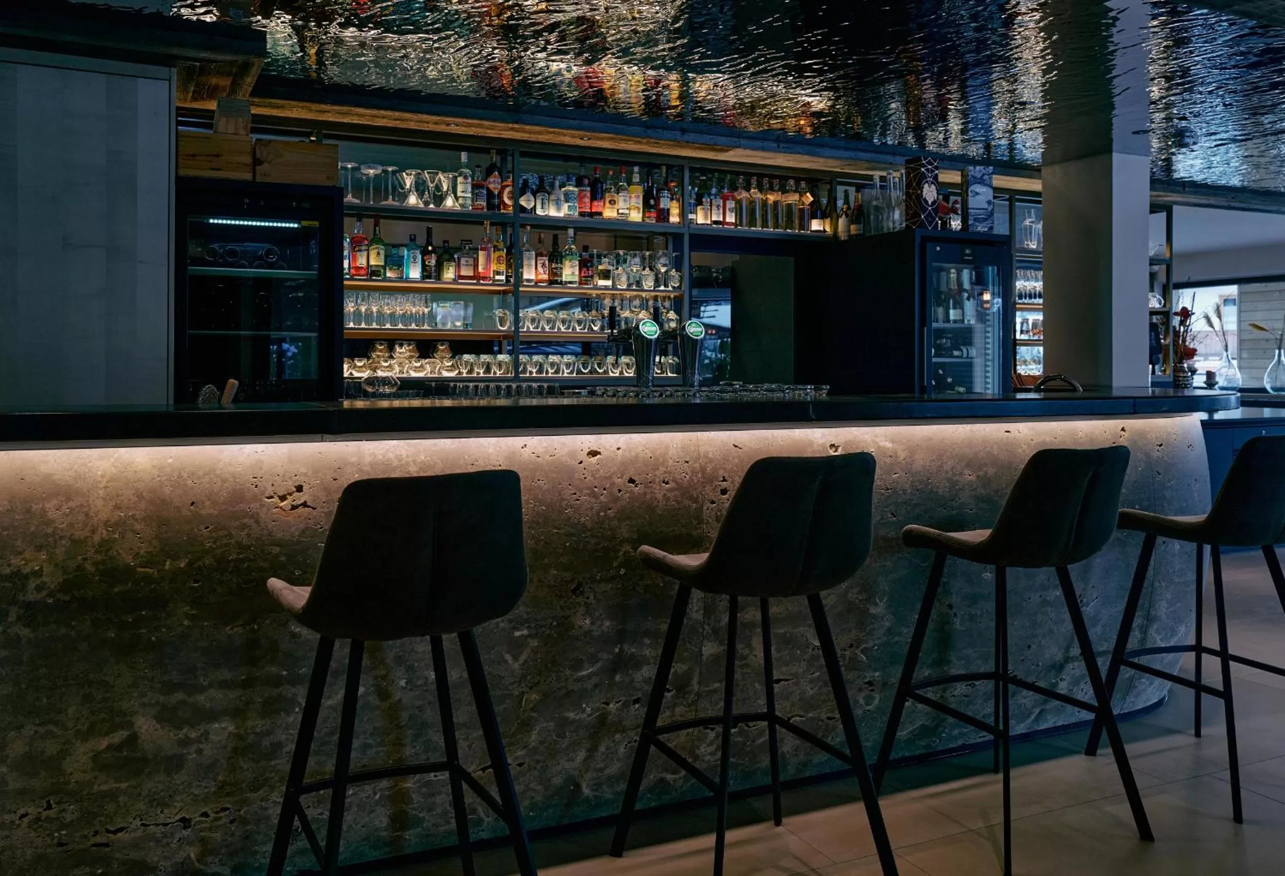 Restaurant/places to eat in Home suite home