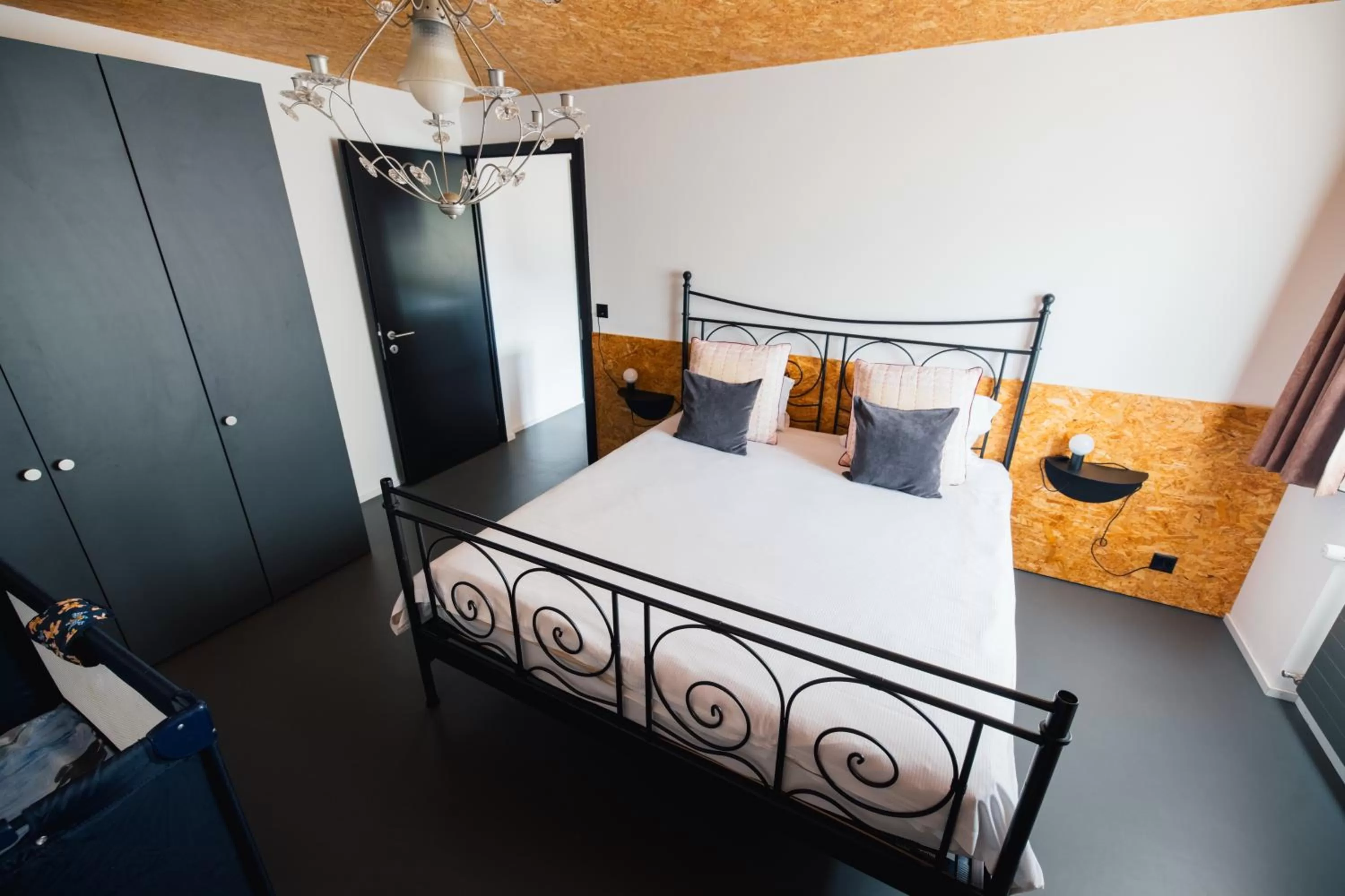 Bed in B&B La Forge de Diogne - luxury and cosy alpine lodge