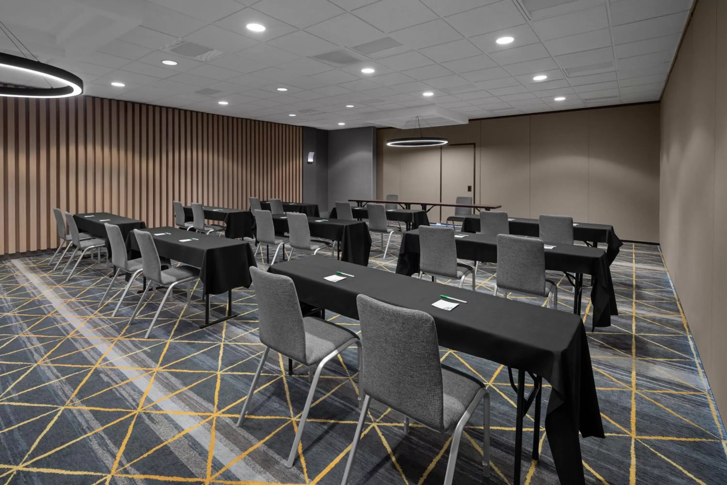 Meeting/conference room in Holiday Inn Hasbrouck Heights-Meadowlands, an IHG Hotel