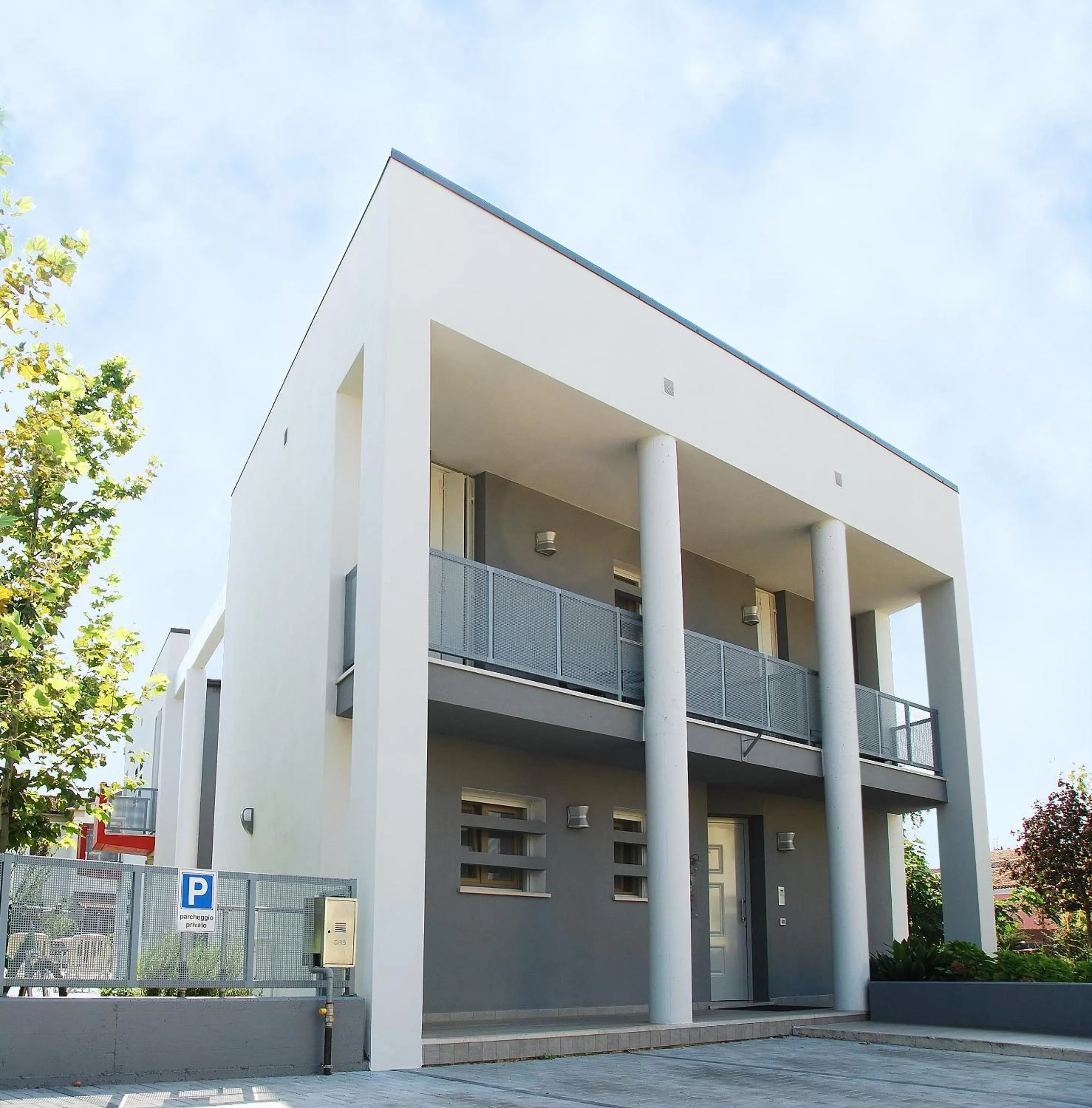 Facade/entrance, Property Building in 6 Porte Guesthouse