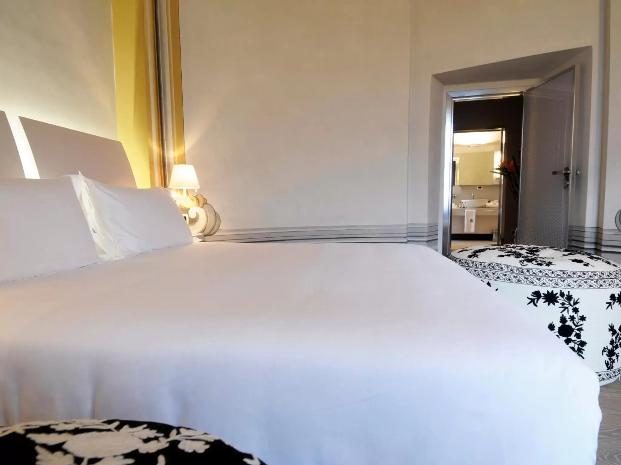 Bed in Montaldo Castle & Resort