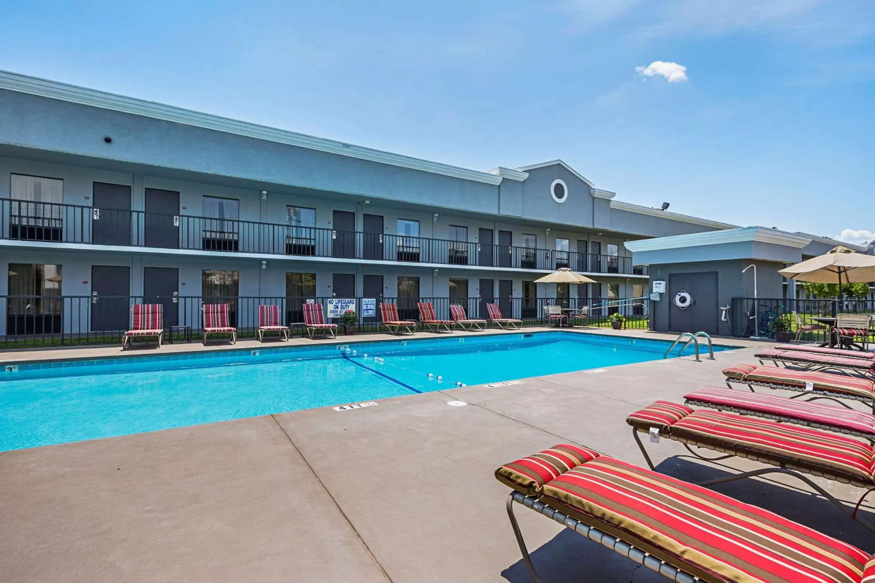 On site, Swimming Pool in Quality Inn & Suites Greenville - Haywood Mall