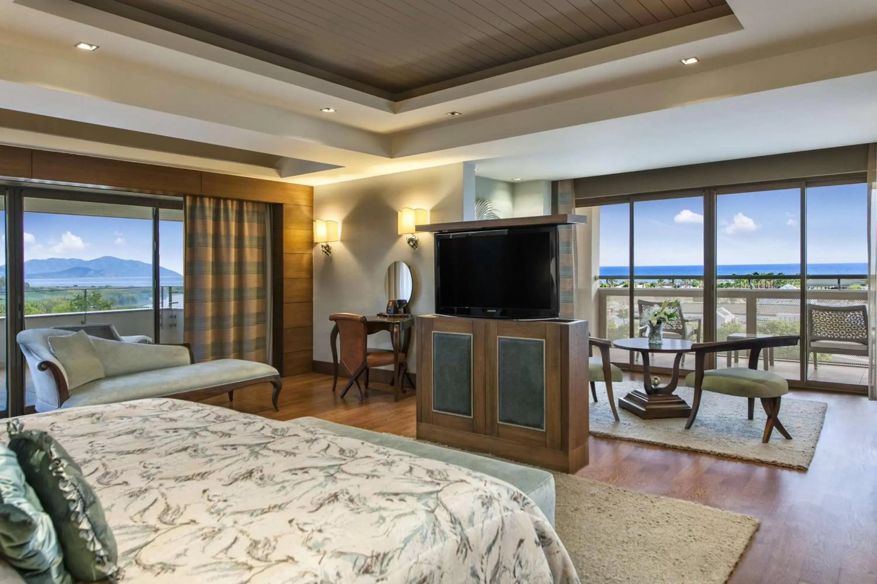 Bedroom, TV/Entertainment Center in Hilton Dalaman Sarigerme Resort & Spa