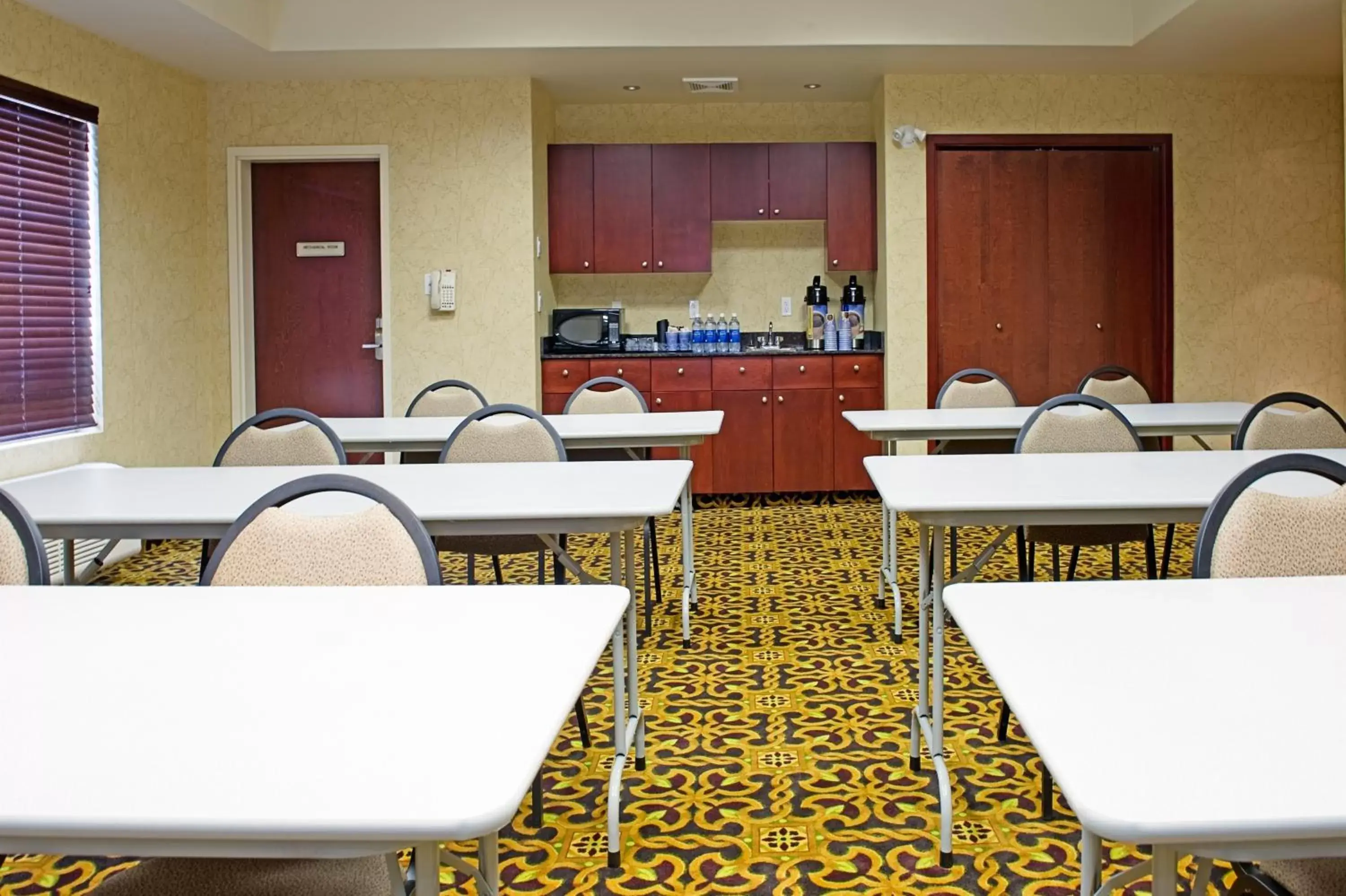 Meeting/conference room in Holiday Inn Express Hotel & Suites - Slave Lake, an IHG Hotel