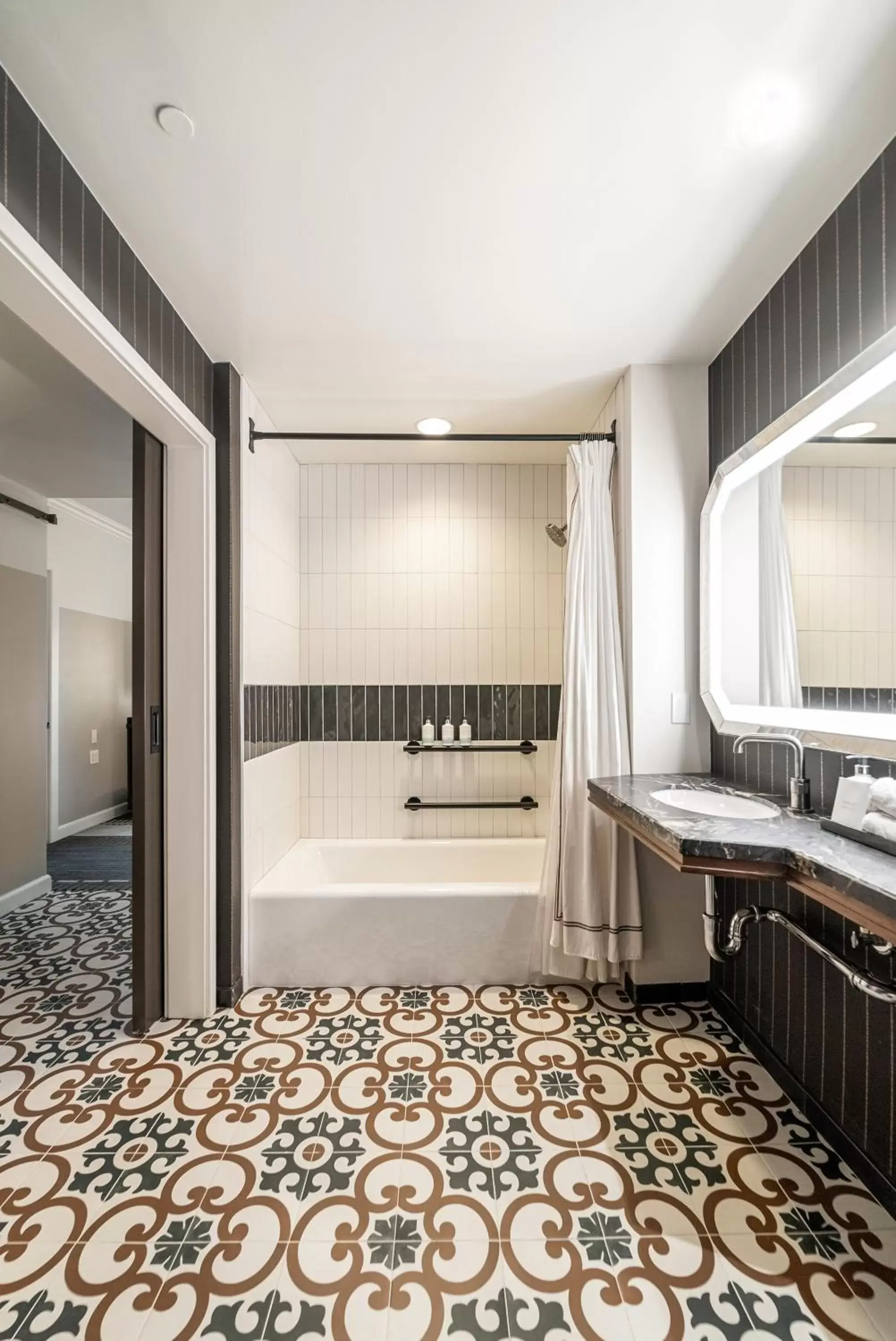 Bathroom, Kitchen/Kitchenette in Estancia La Jolla Hotel & Spa