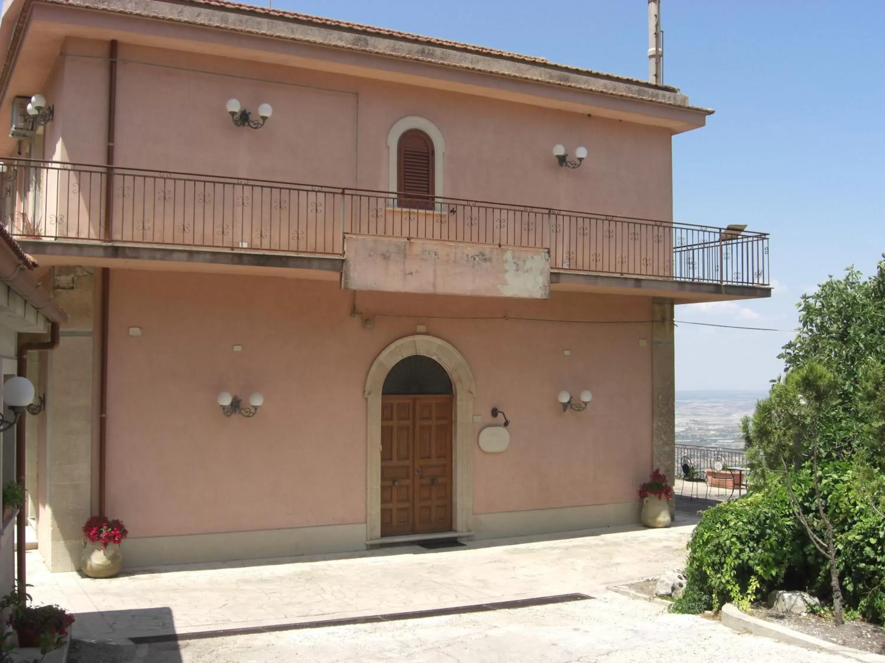 Facade/entrance, Property Building in Albergo Villa Nobile