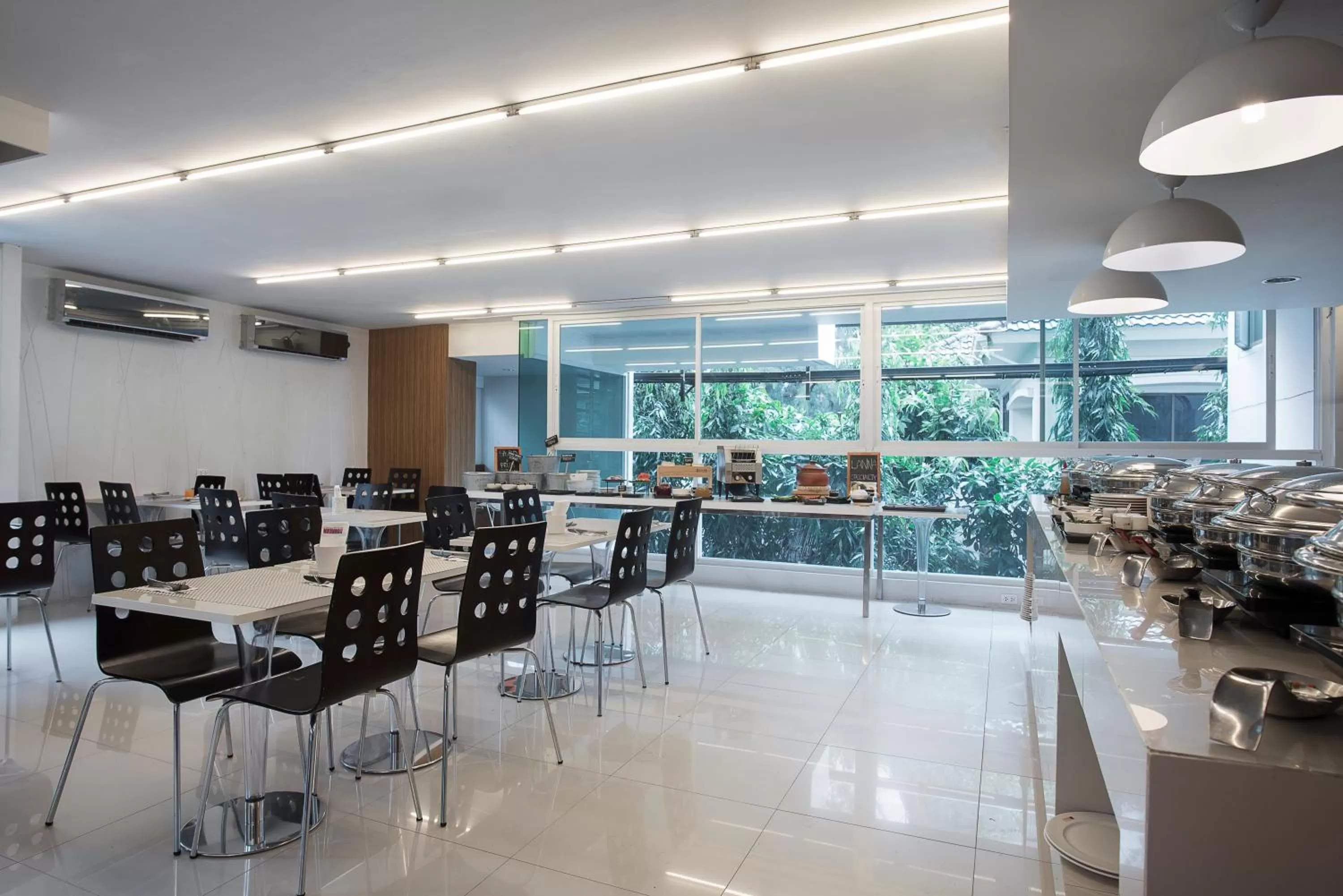 Restaurant/places to eat in Nimman Mai Design Hotel Chiang Mai