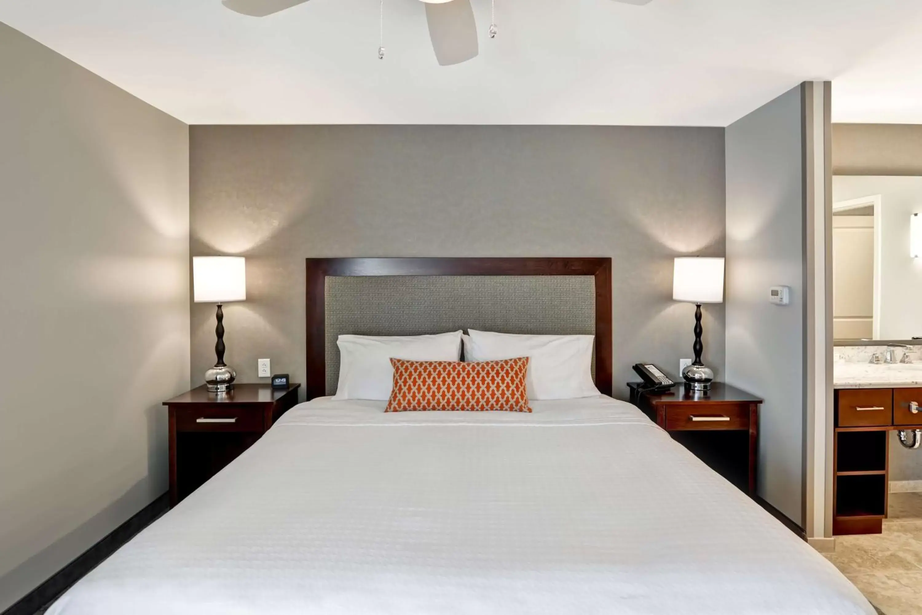 Bed in Homewood Suites By Hilton New Hartford Utica