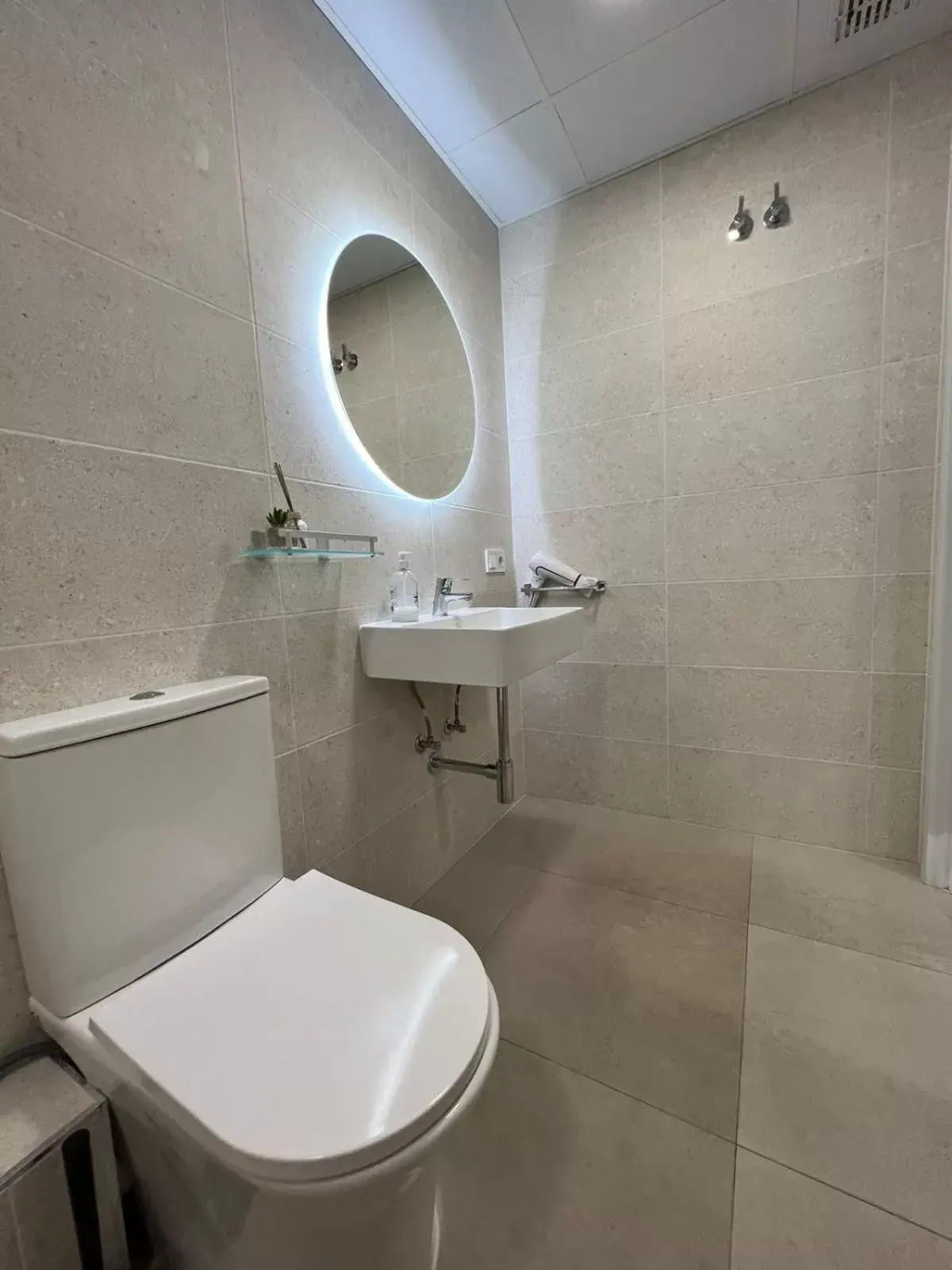 Bathroom in Grandera Apart`s - Carbonell 1