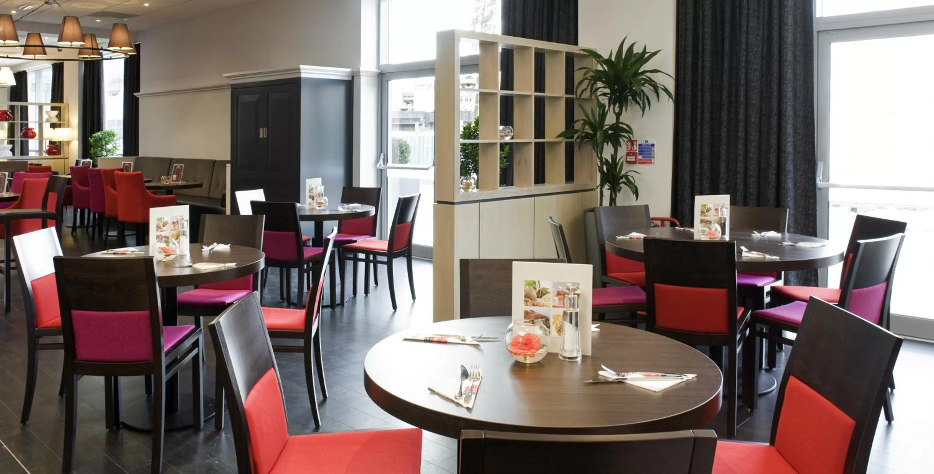 Restaurant/places to eat in ibis Bristol Temple Meads