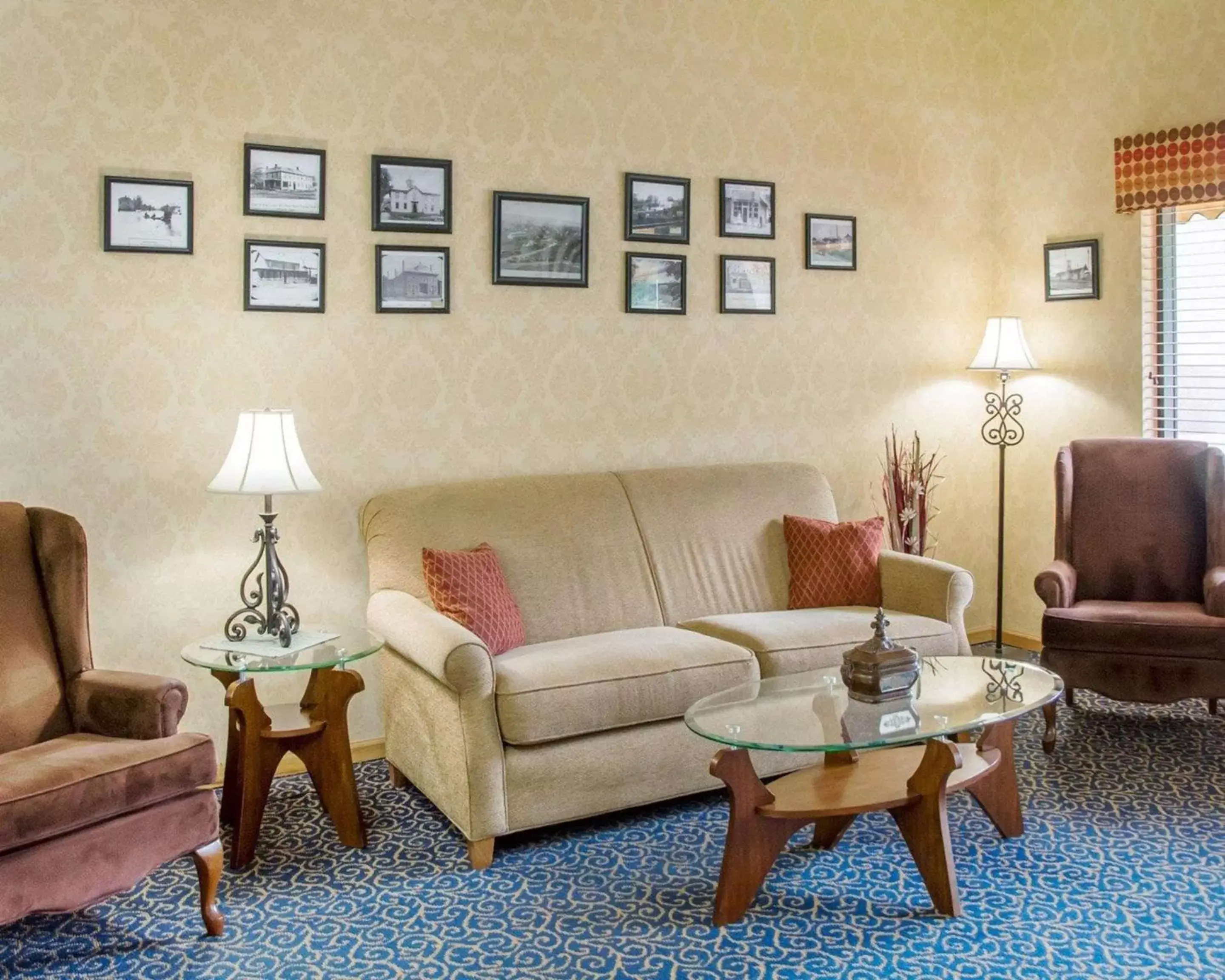 Lobby or reception, Seating Area in Comfort Inn Piketon