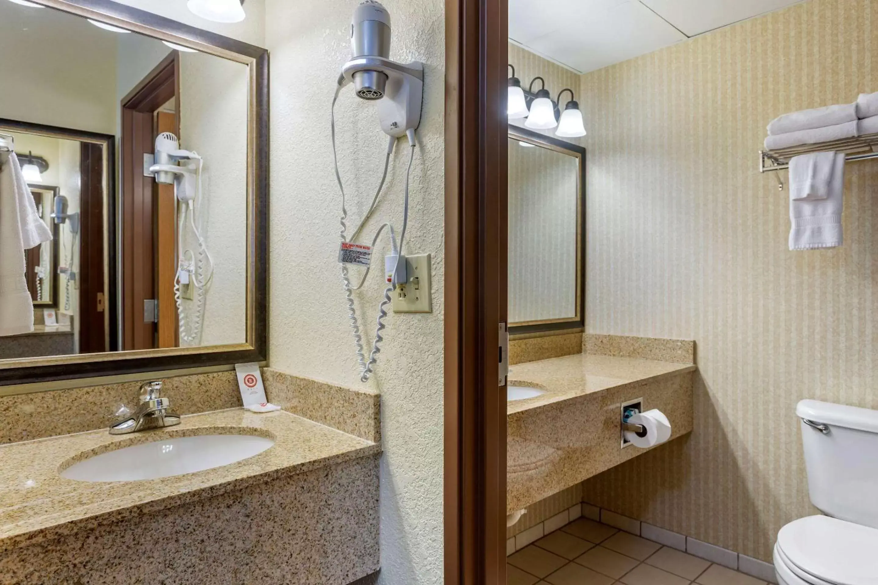 Bathroom in Comfort Inn & Suites Branson Meadows