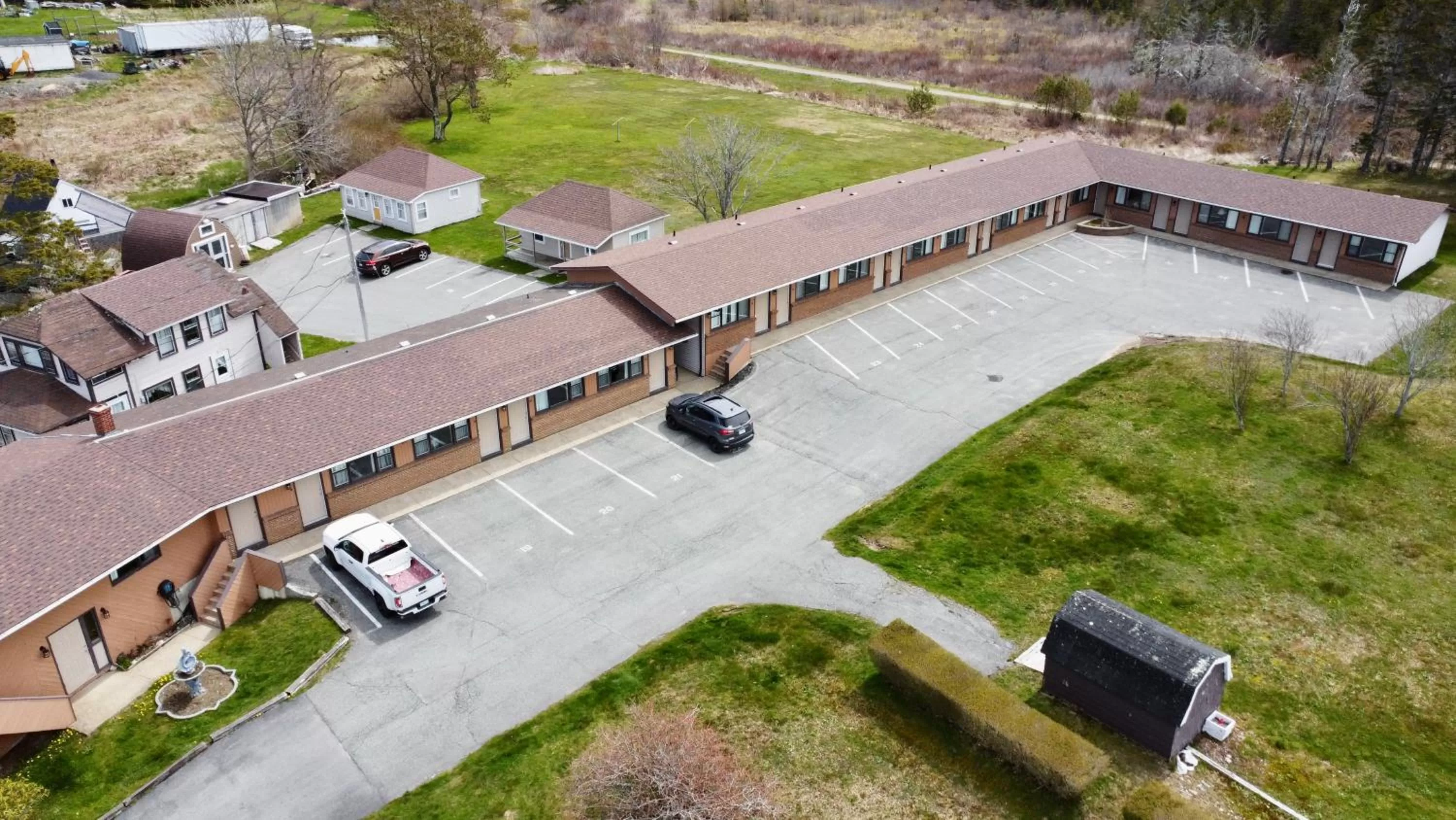 Parking in New Age Inn - Voyageur