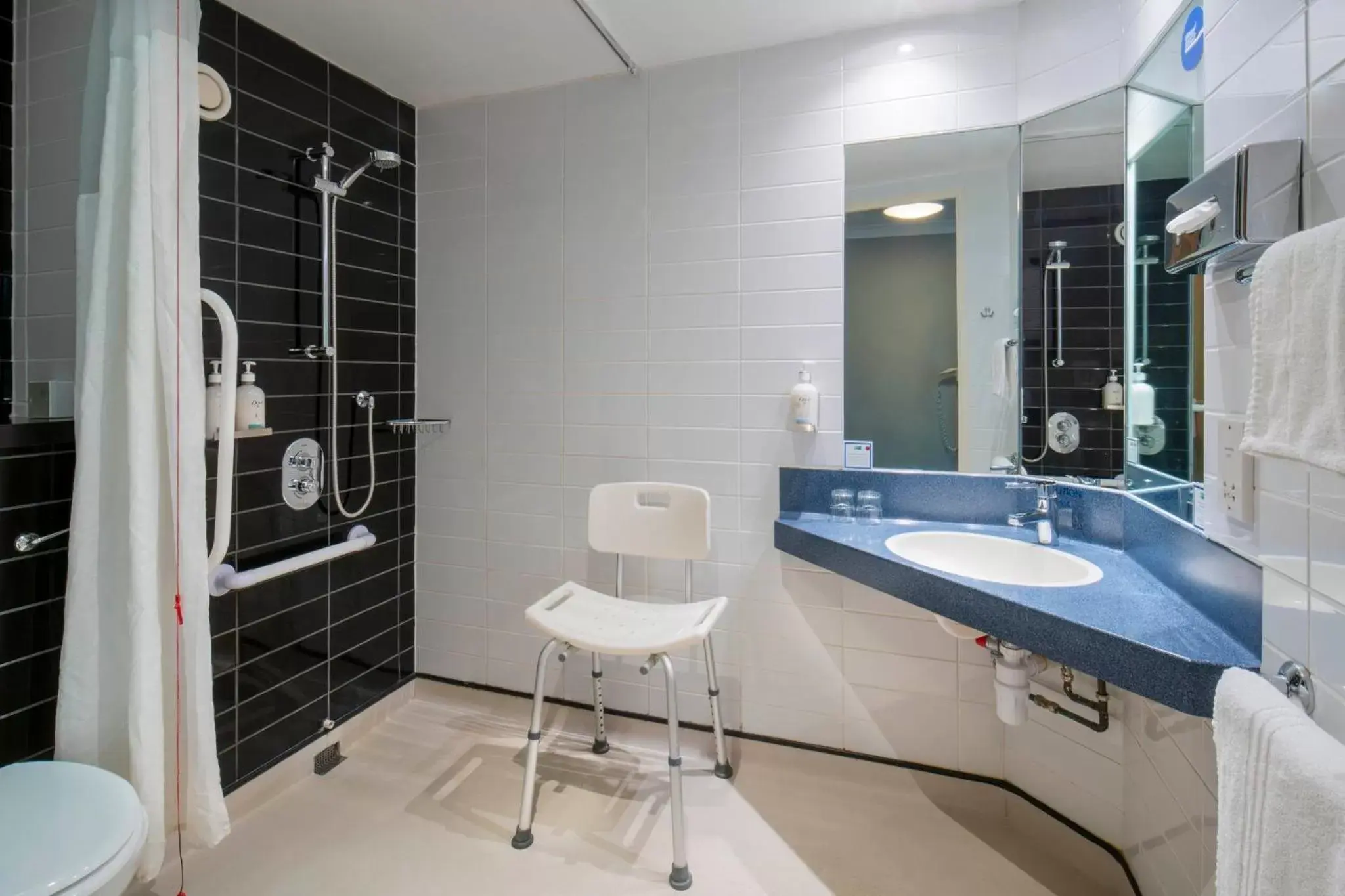 Bathroom in Holiday Inn Express York, an IHG Hotel