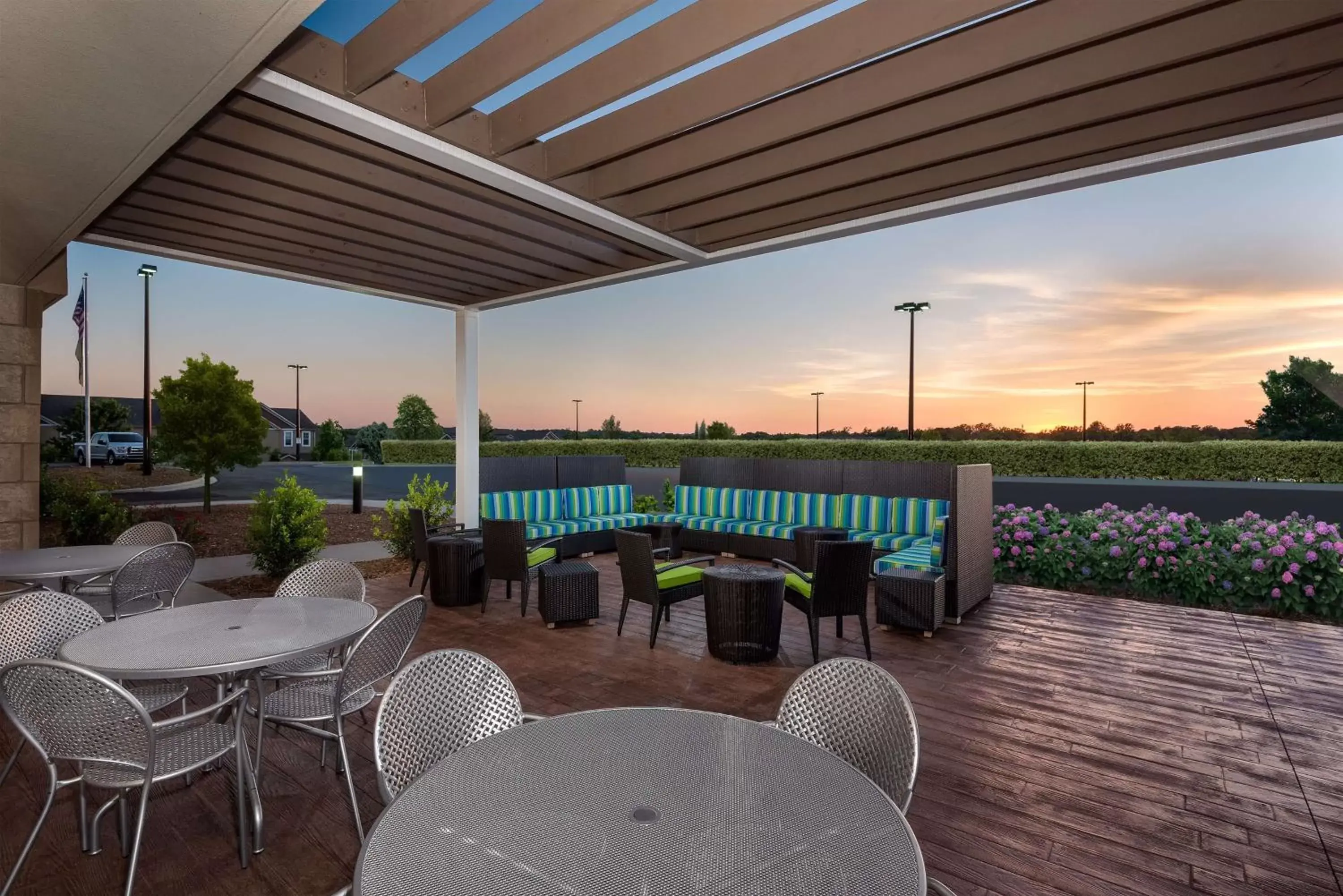 Patio, Restaurant/Places to Eat in Home2 Suites by Hilton Charlotte University Research Park