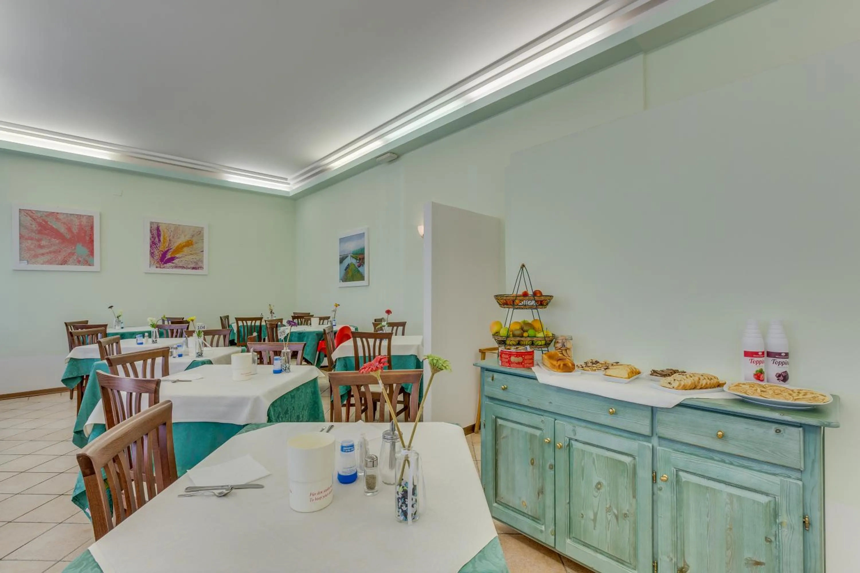 Restaurant/places to eat in Hotel Austria