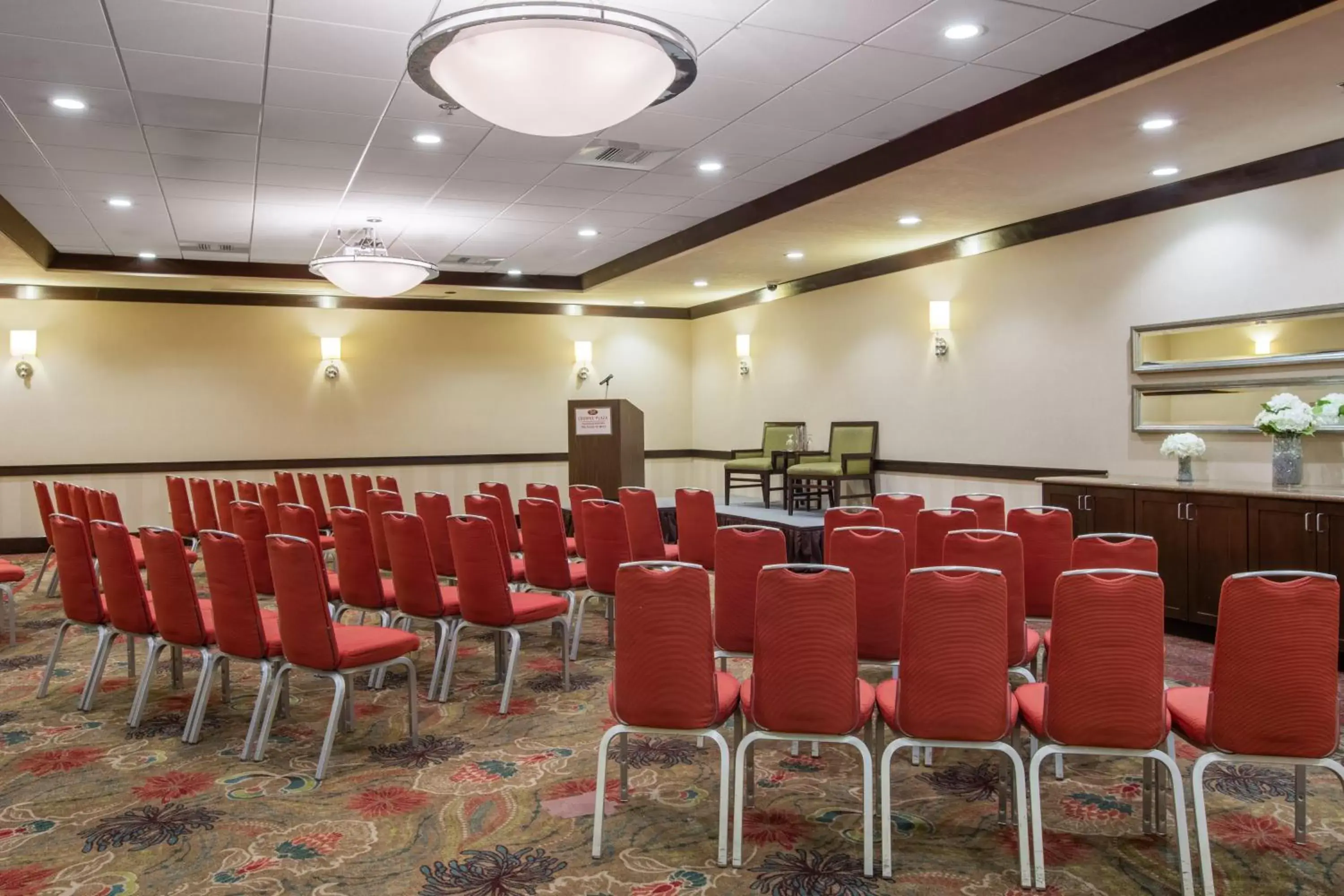 Banquet/Function facilities in Crowne Plaza Anchorage-Midtown, an IHG Hotel