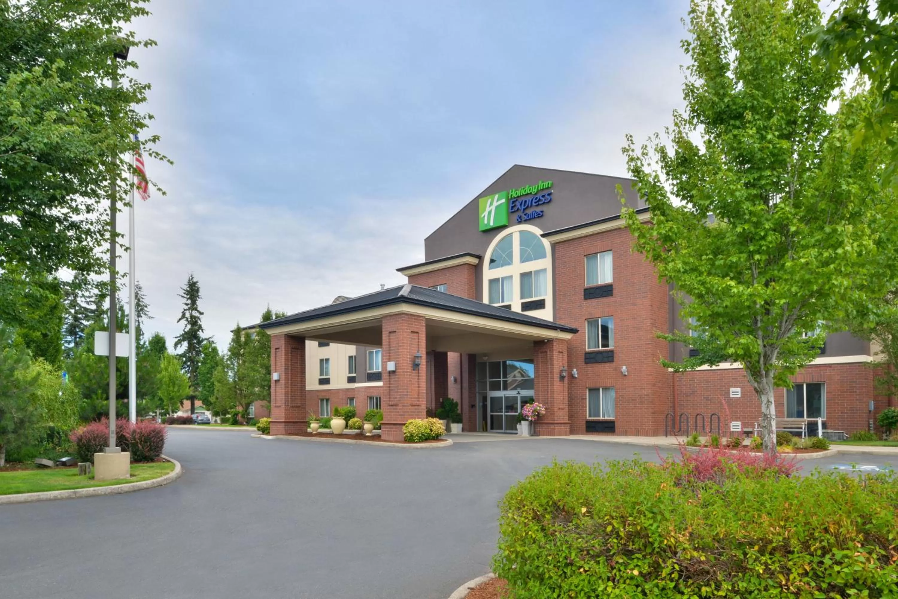 Property building in Holiday Inn Express & Suites Albany by IHG