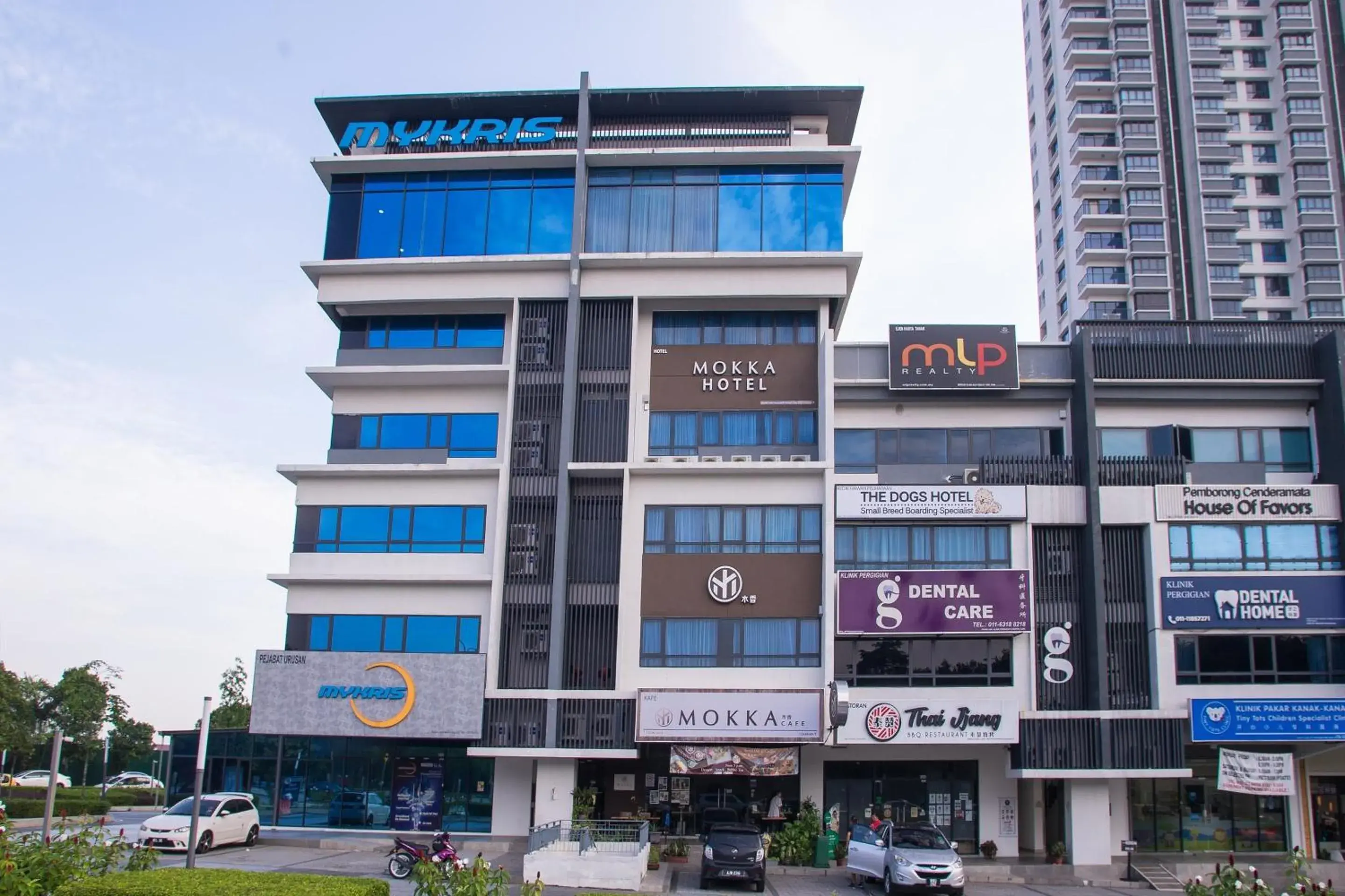 Facade/entrance, Property Building in OYO 89576 Mokka Hotel