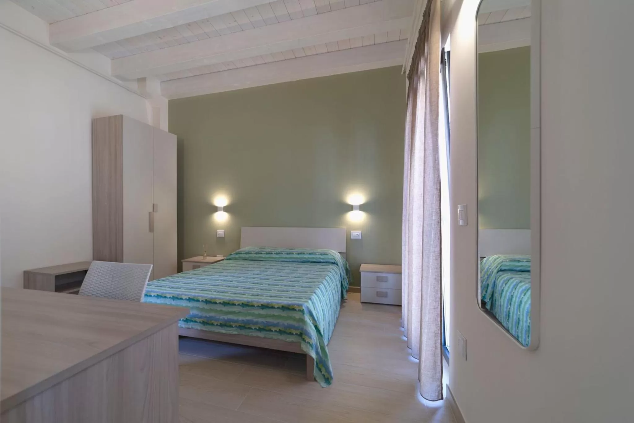 Bedroom, Bed in The Garden