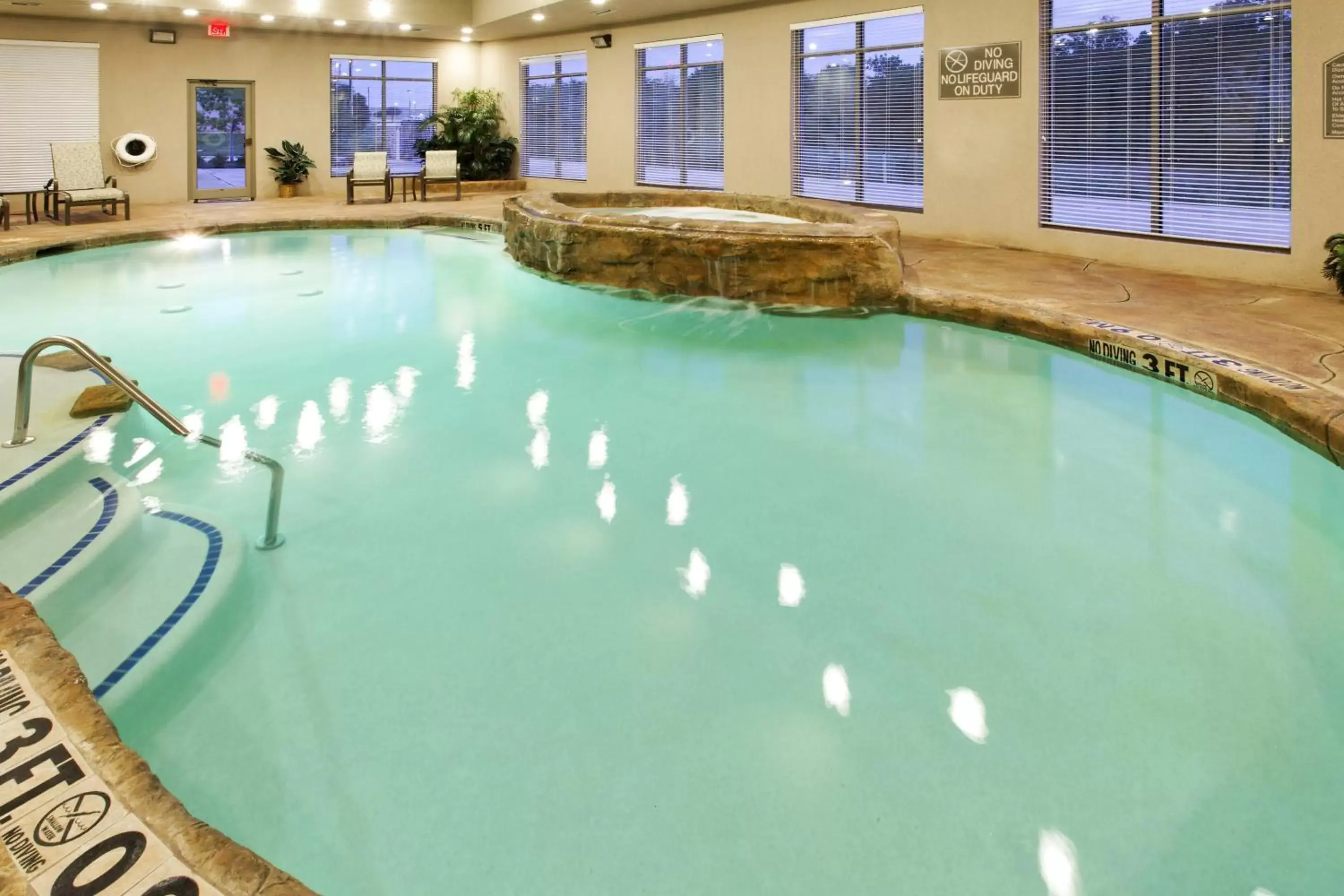 Swimming Pool in Holiday Inn Express Hotel & Suites Mansfield, an IHG Hotel