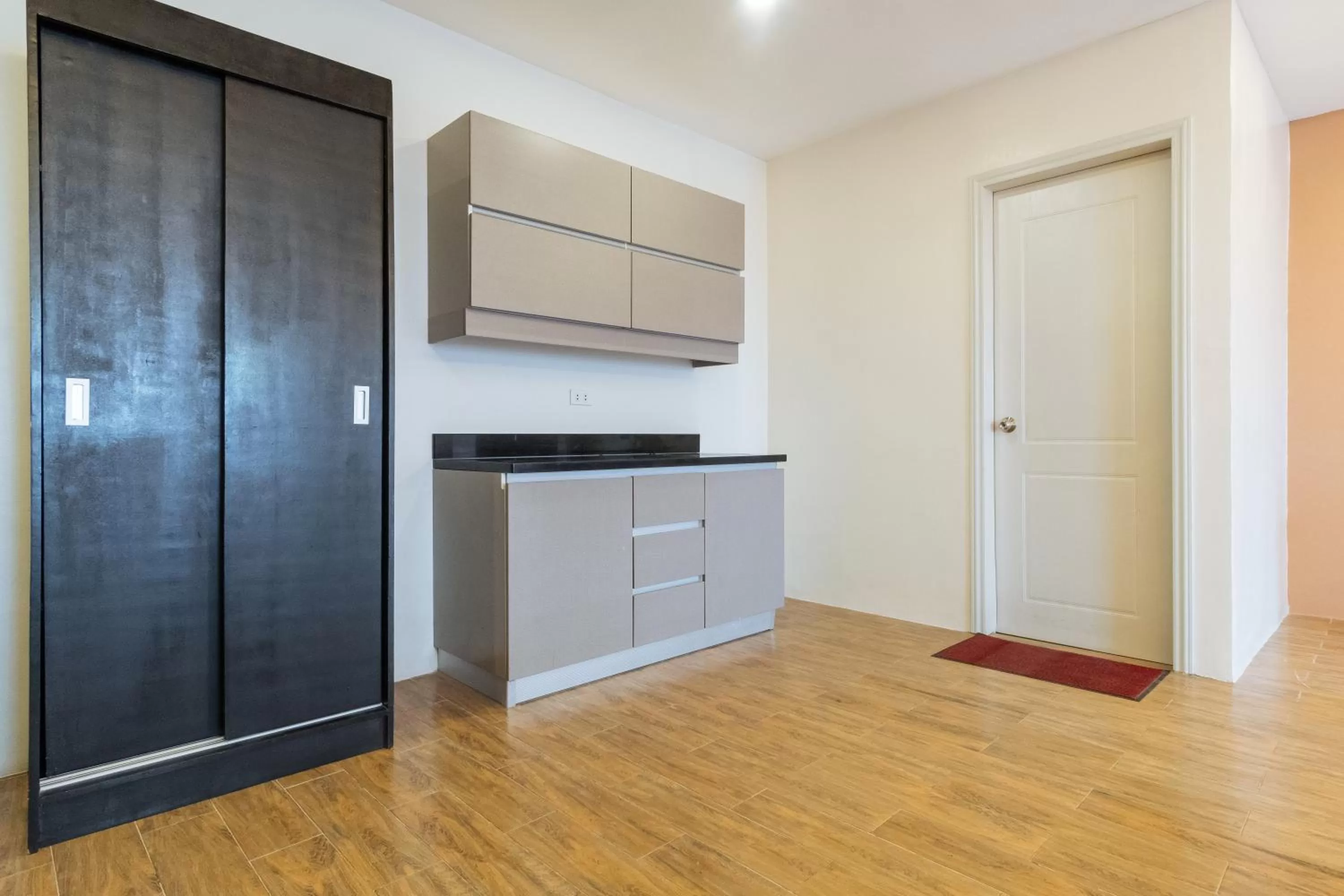 Kitchen or kitchenette in Northpointe Residences