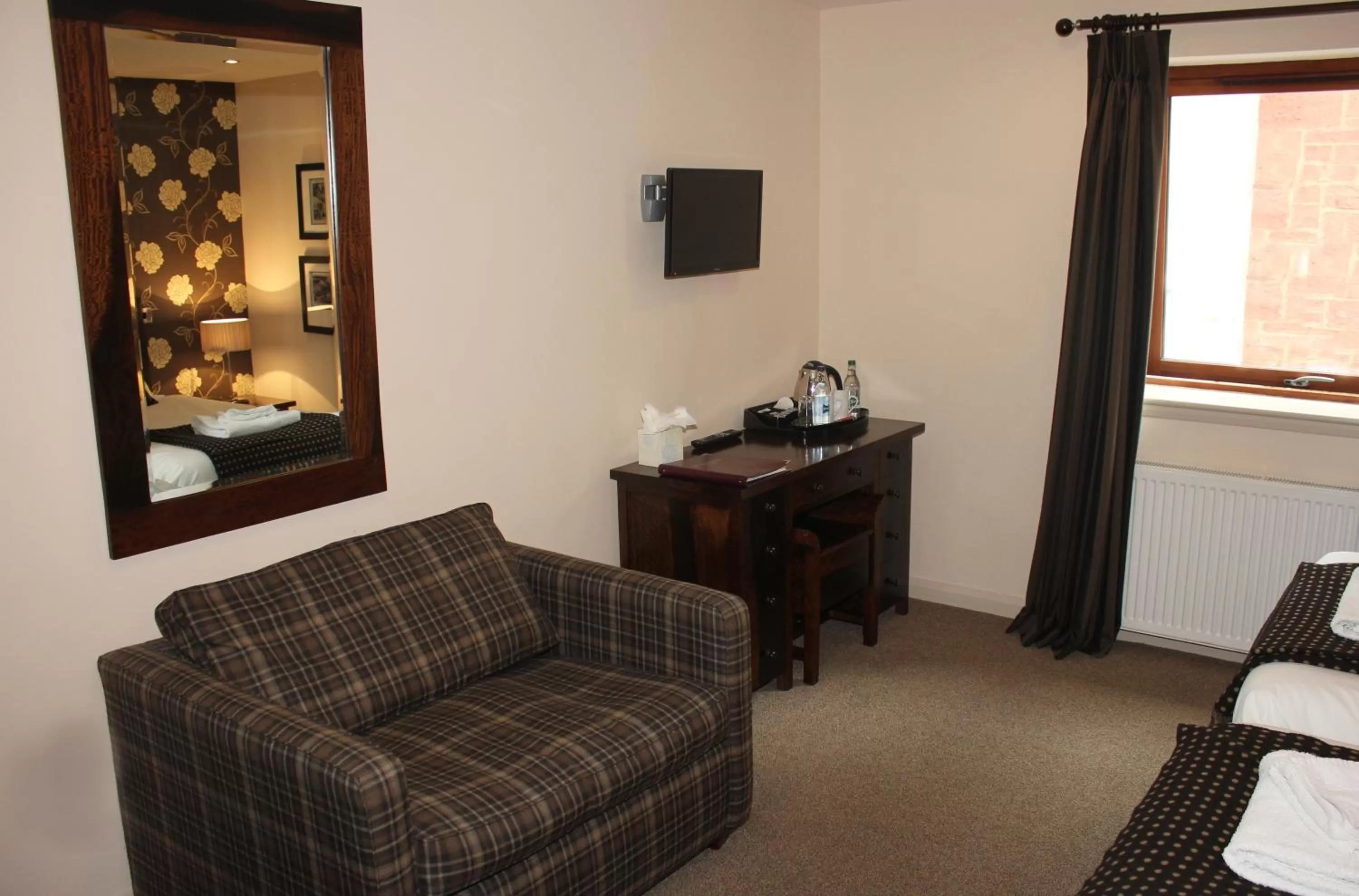 Seating area, Bed in The Townhouse Hotel