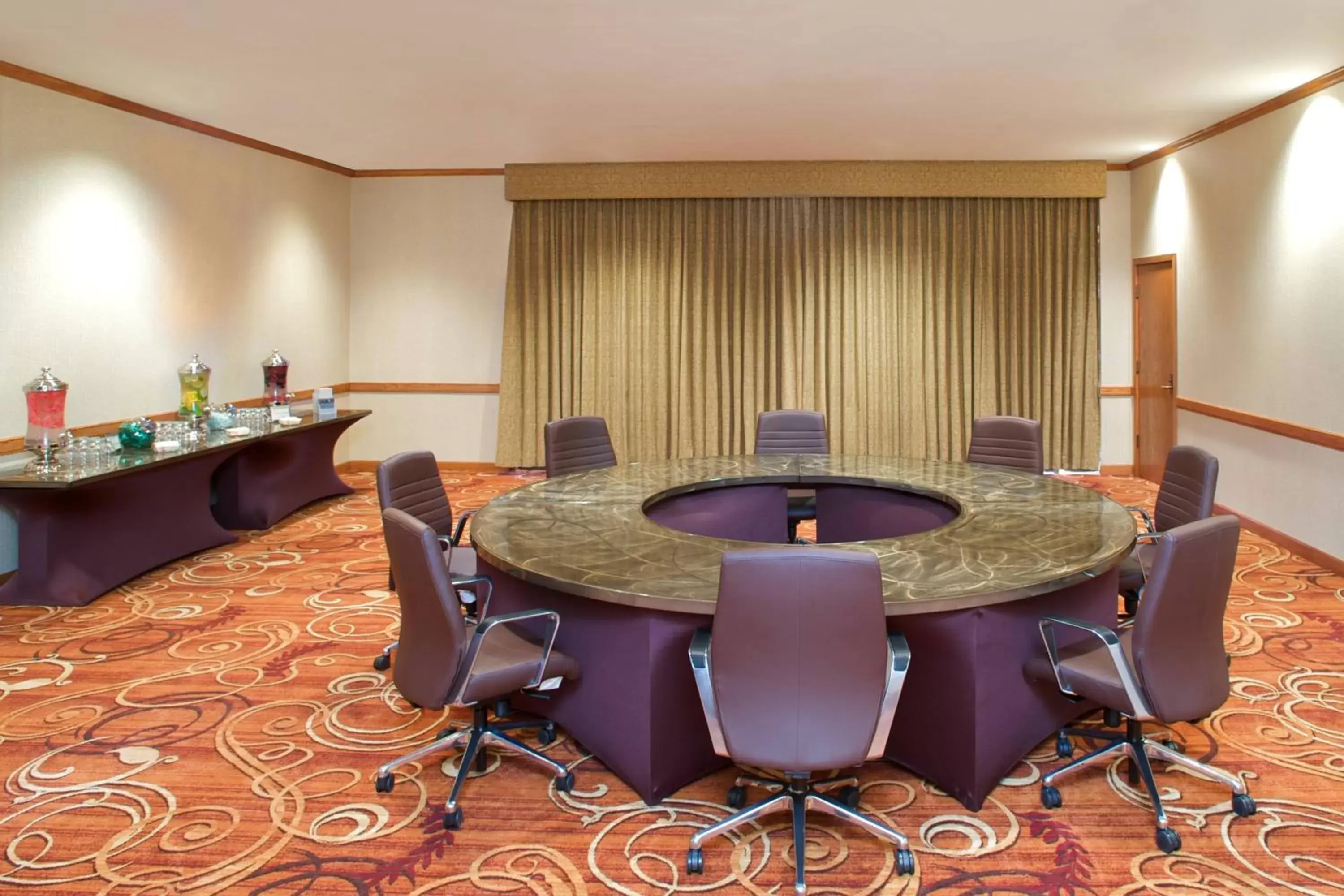 Meeting/conference room in Sheraton Minneapolis West Hotel