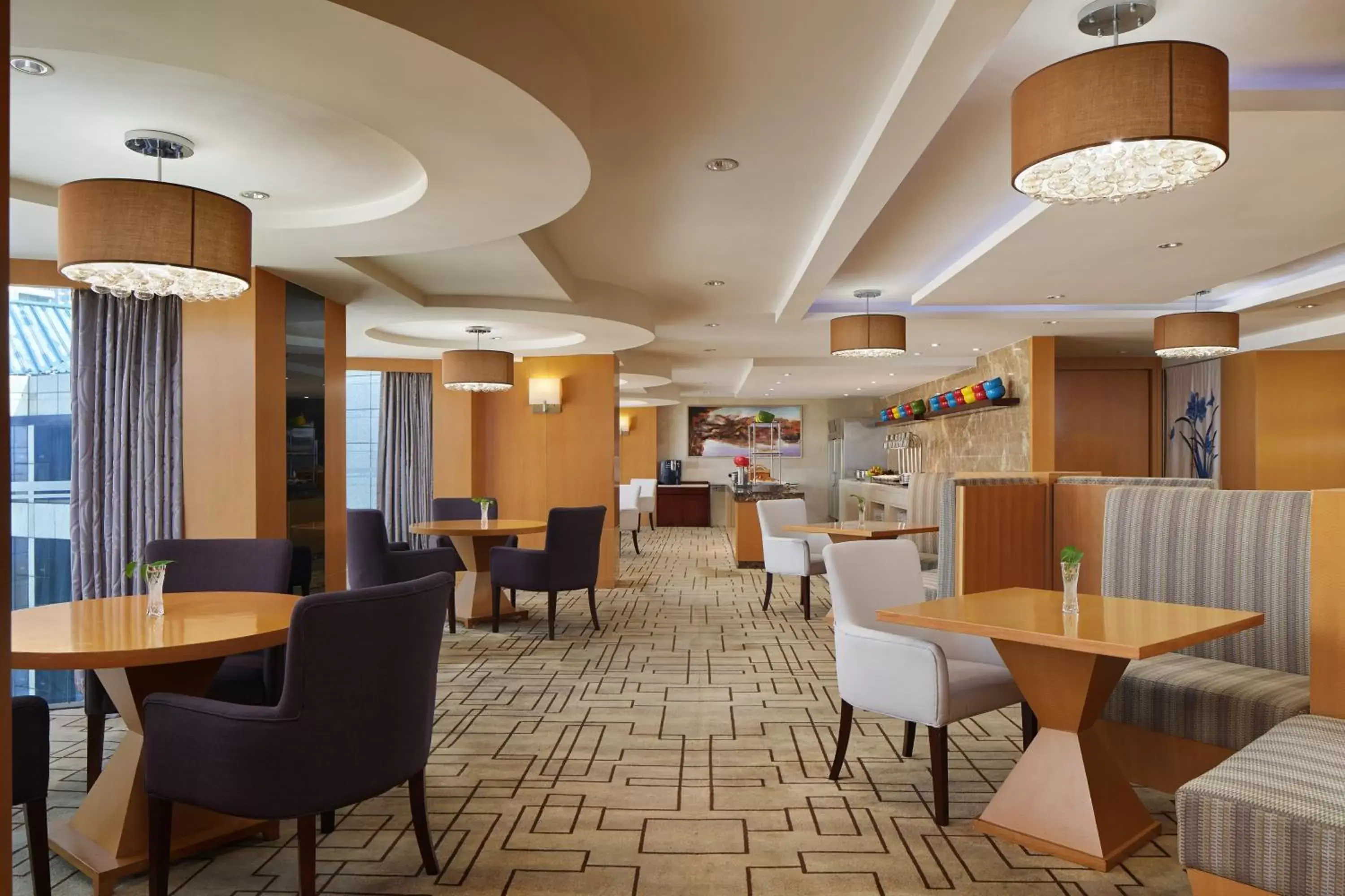 Lounge or bar, Restaurant/Places to Eat in Sheraton Yantai Golden Beach Resort