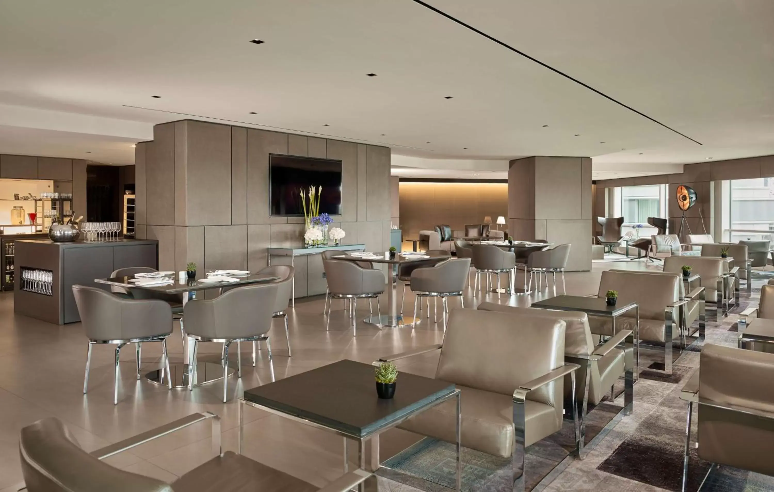 Lounge or bar, Restaurant/Places to Eat in Park Plaza London Riverbank