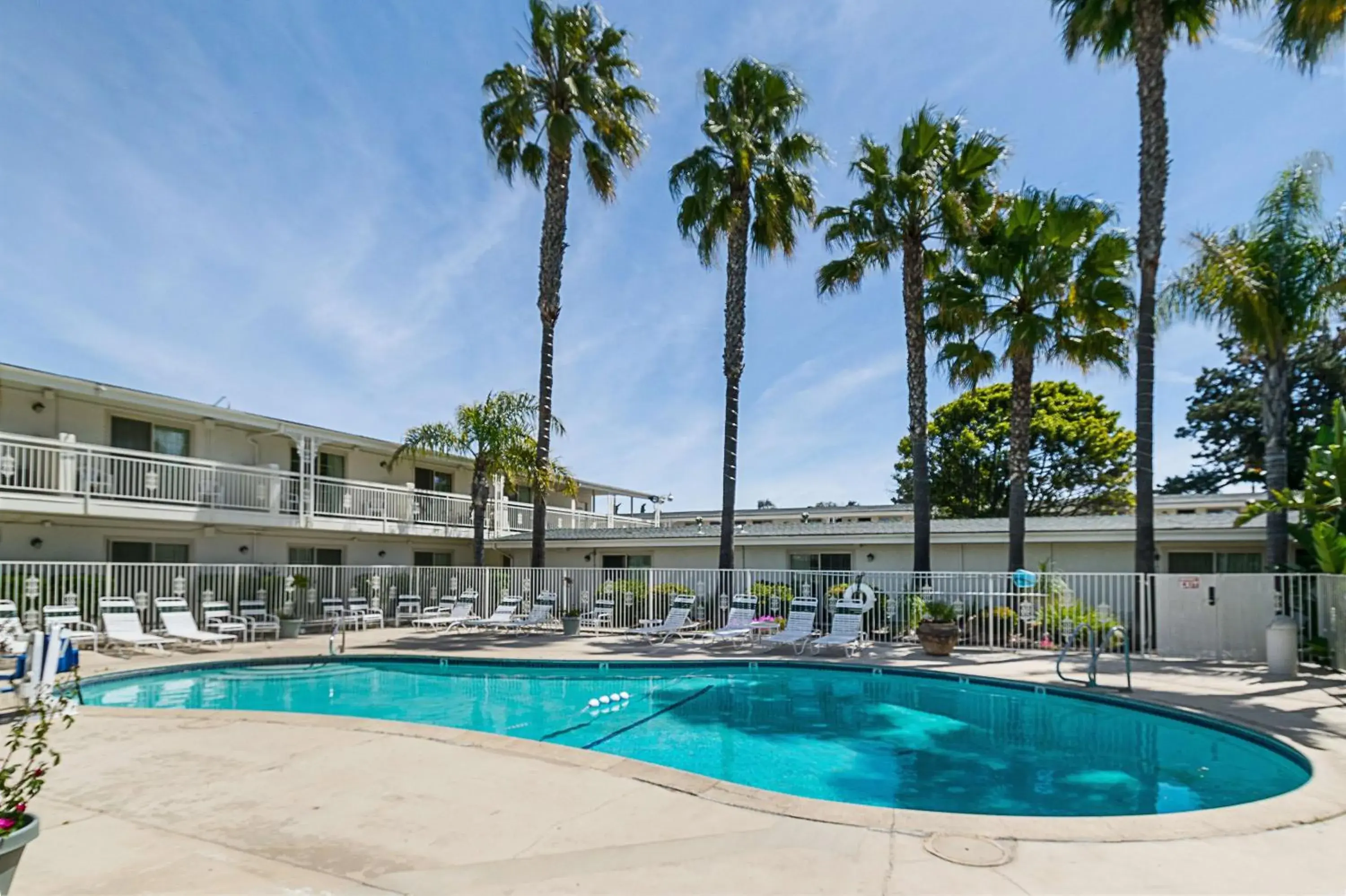 Day, Swimming Pool in Motel 6-Santa Maria, CA - South