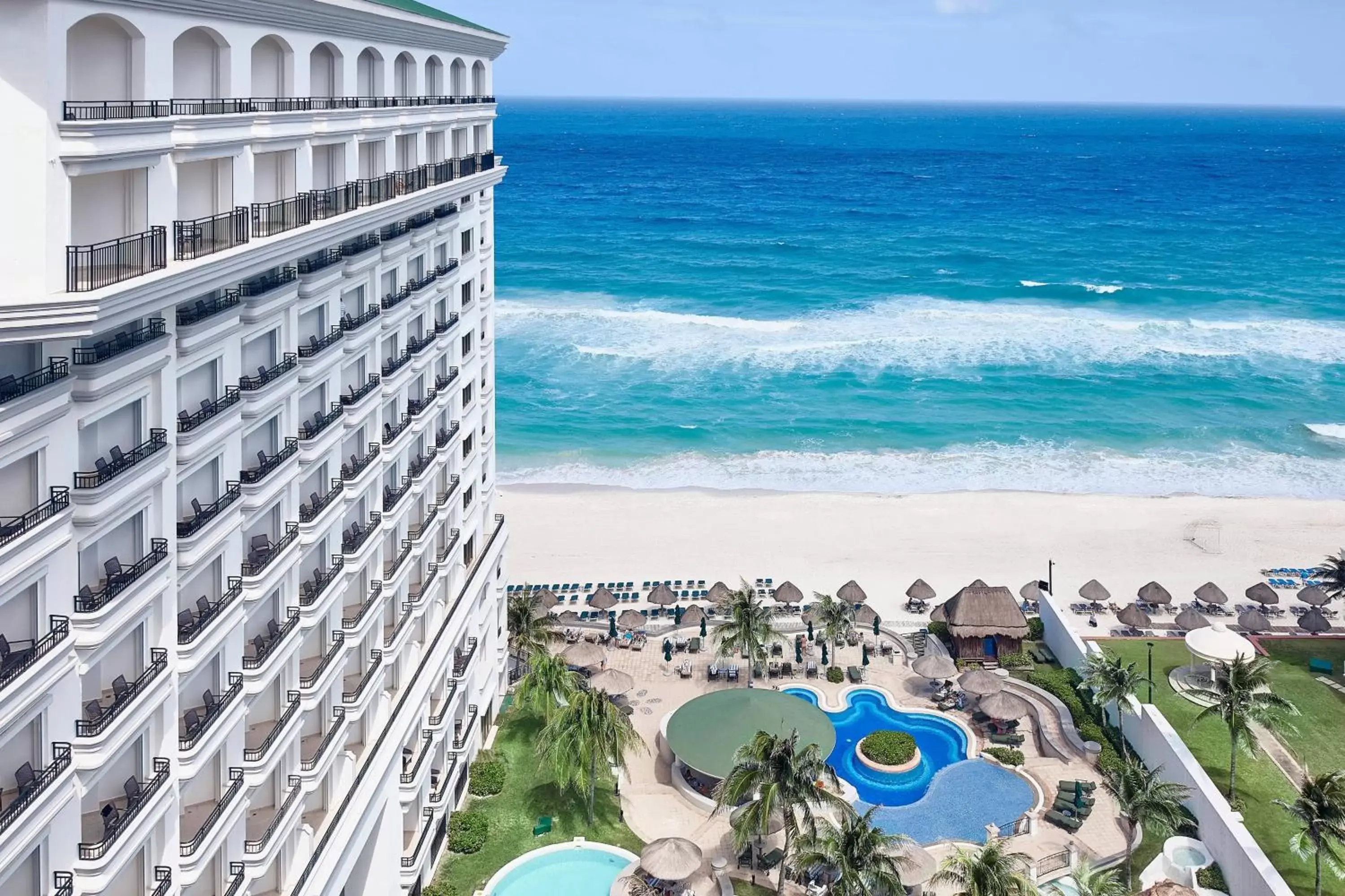 Photo of the whole room, Bird's-eye View in JW Marriott Cancun Resort & Spa