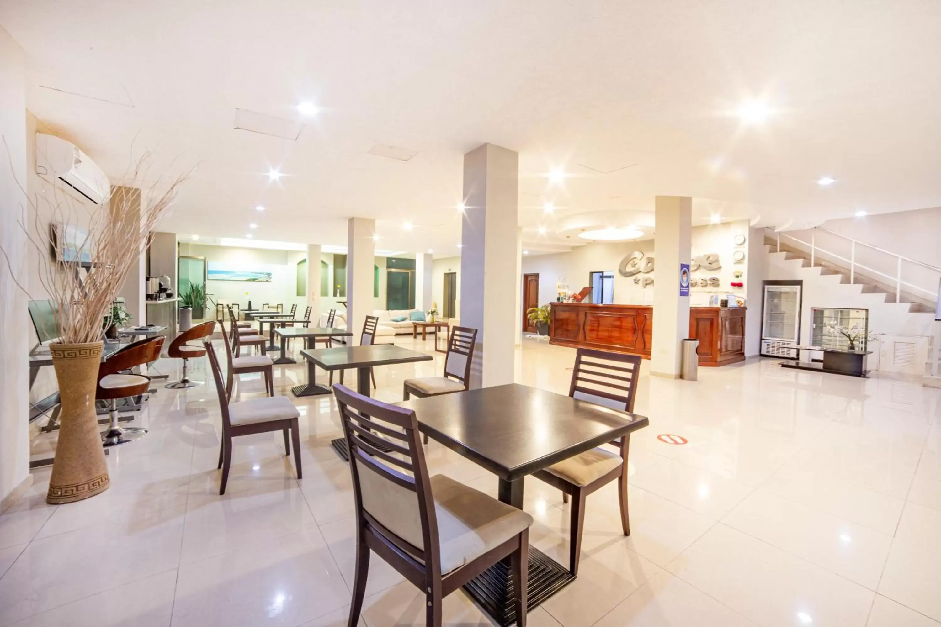 Lobby or reception, Restaurant/Places to Eat in Caribe Princess