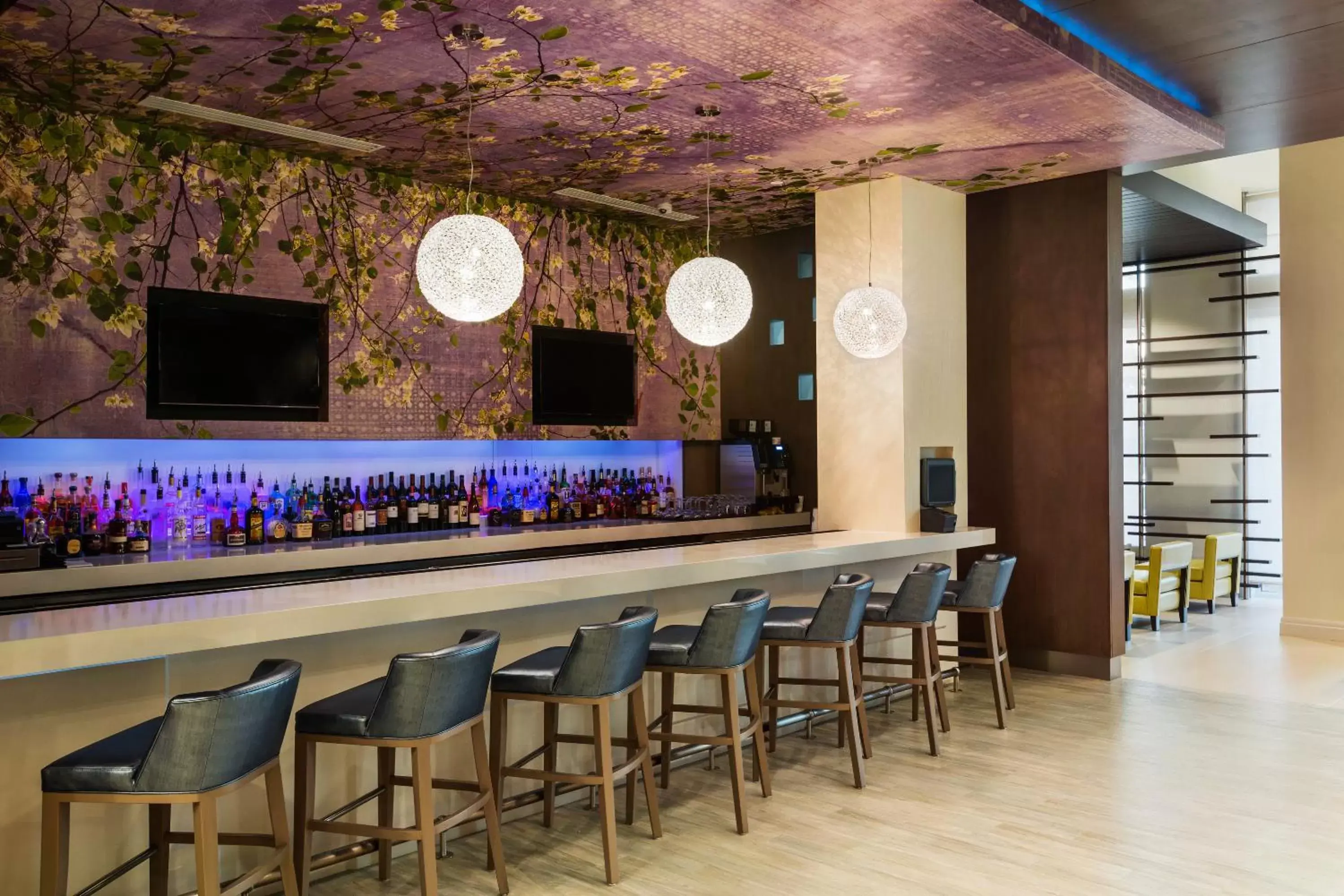 Lounge or bar, Lounge/Bar in Wyndham Grand Jupiter at Harbourside Place