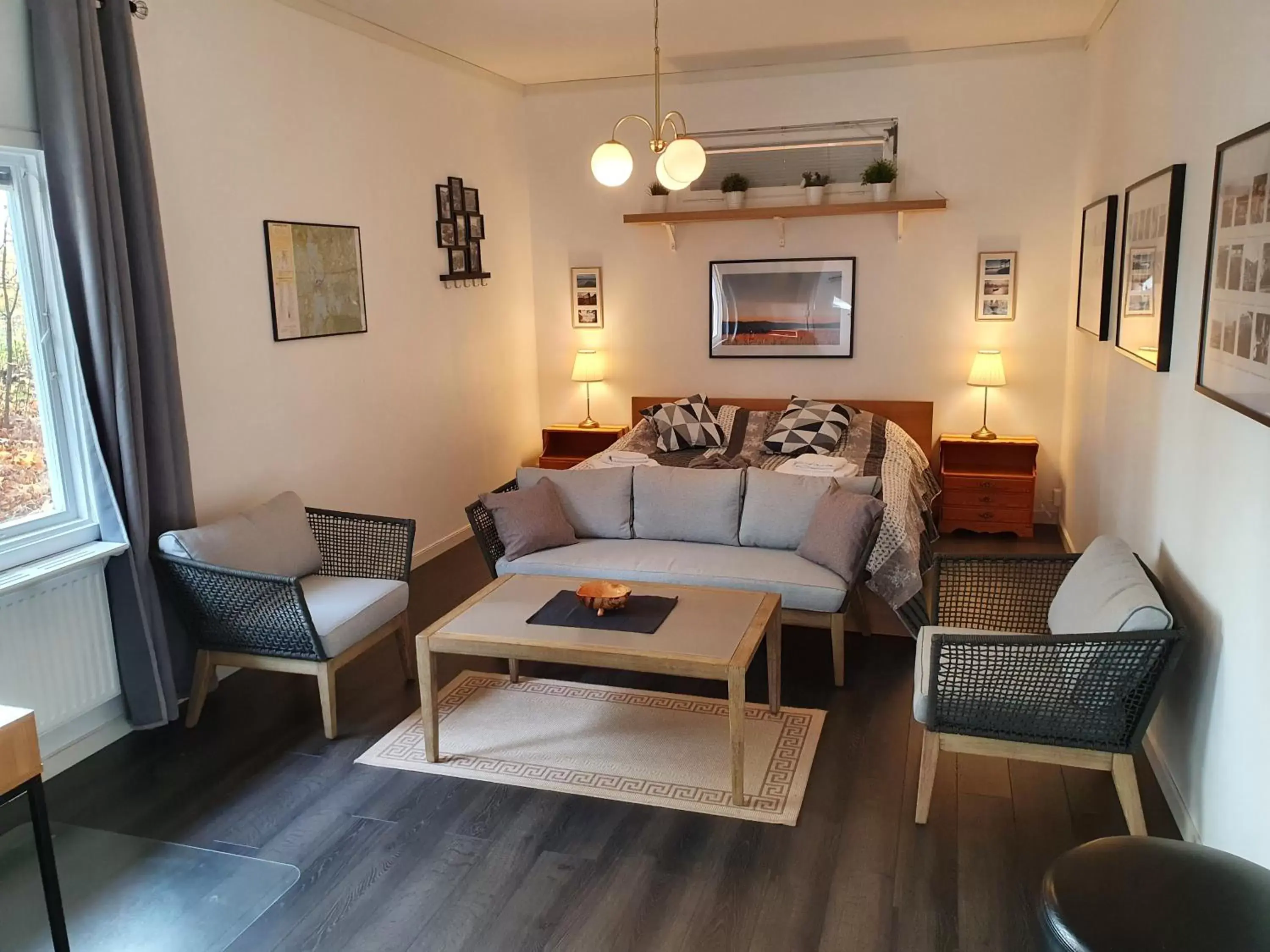 Living room, Bed in Brukshotellet Skinnsberg Living room, Bed in Brukshotellet Skinnsberg